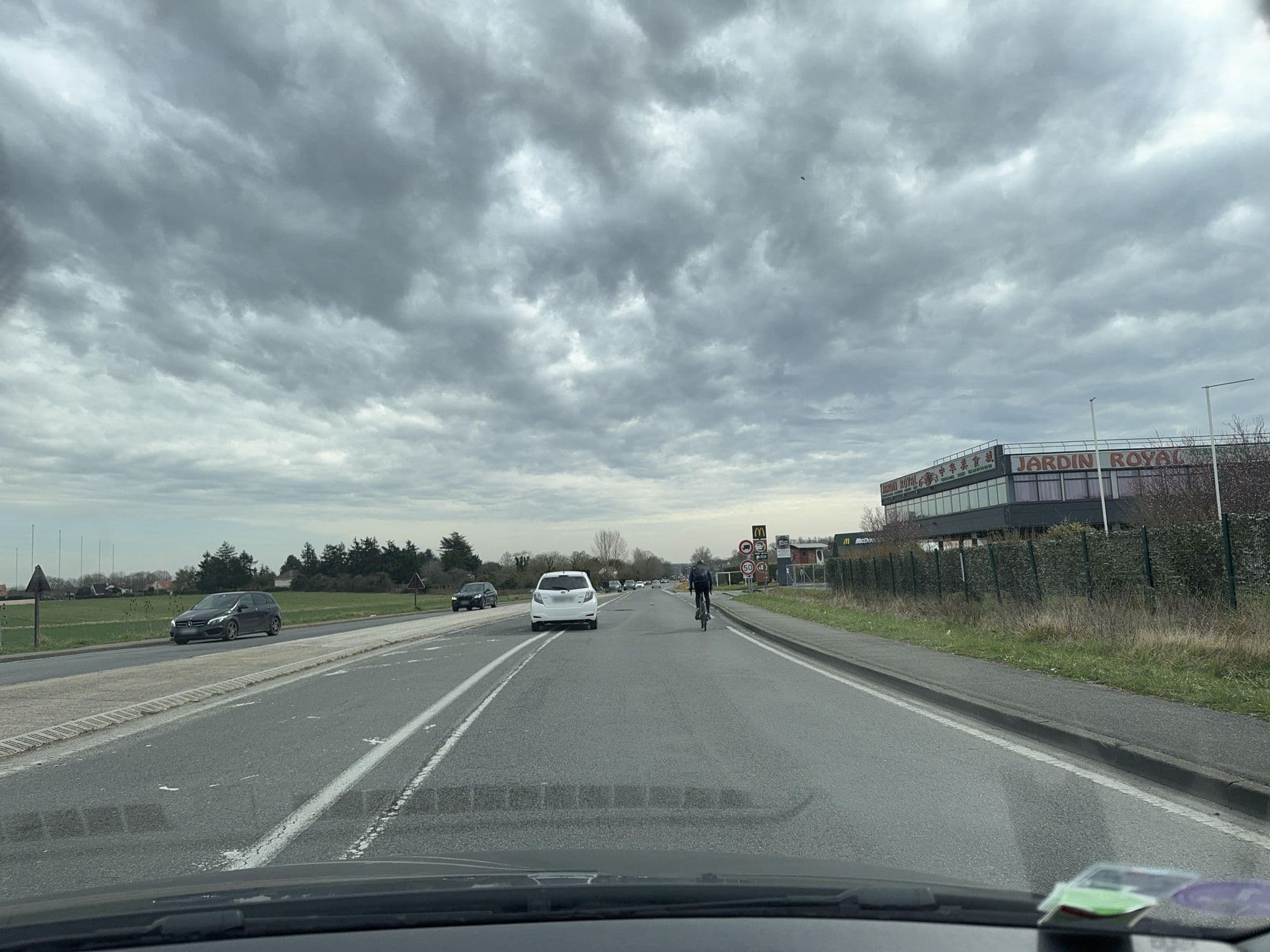Street view near L'Auberge Everhotel Saint-Fargeau-Ponthierry, Ponthierry — © jerome92370 (CC BY-SA · Mapillary)