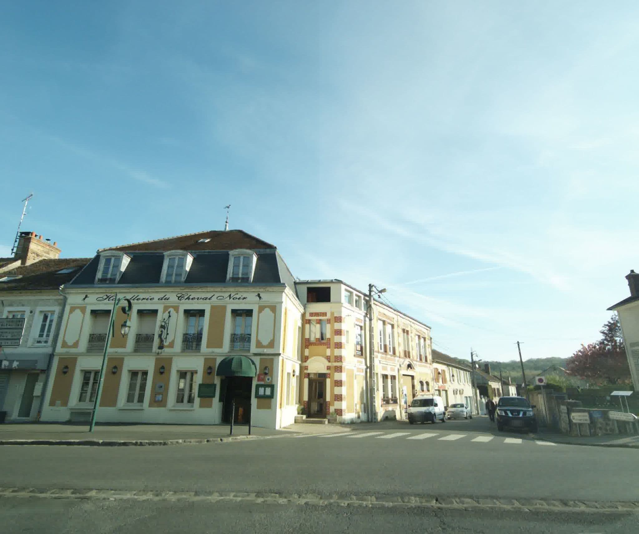 Street view near Artemis, Moret-sur-Loing — © sogefi (CC BY-SA · Mapillary)