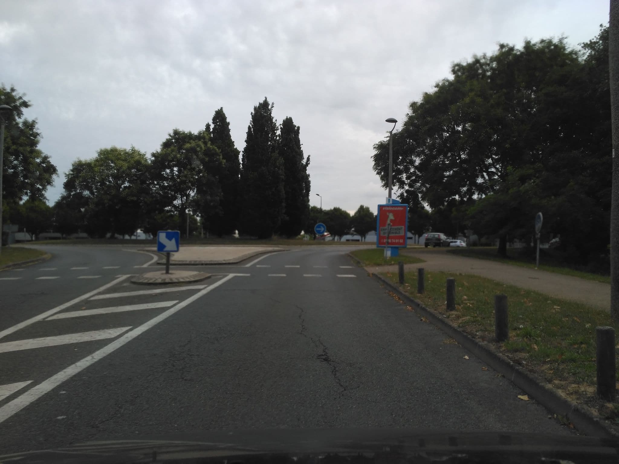 Street view near Balladins, Vert-Saint-Denis — © cyrillelargillier (CC BY-SA · Mapillary)
