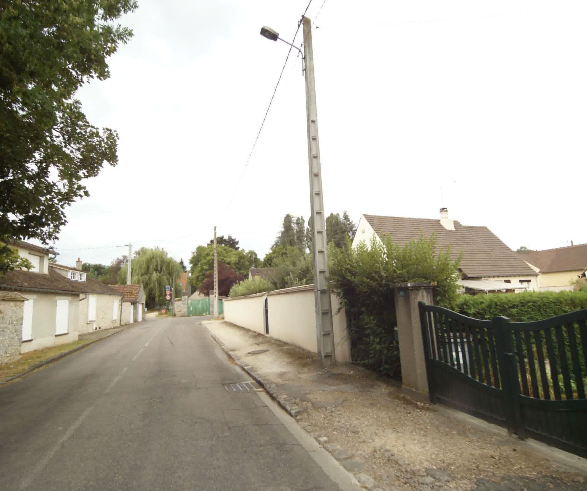 Street view near Cély, Cély — © sogefi (CC BY-SA · Mapillary)