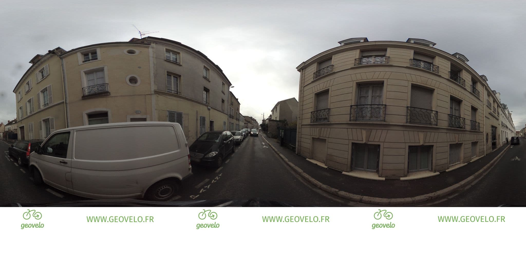 Street view near Centre Ville Chateau, Fontainebleau — © simon_geovelo (CC BY-SA · Mapillary)