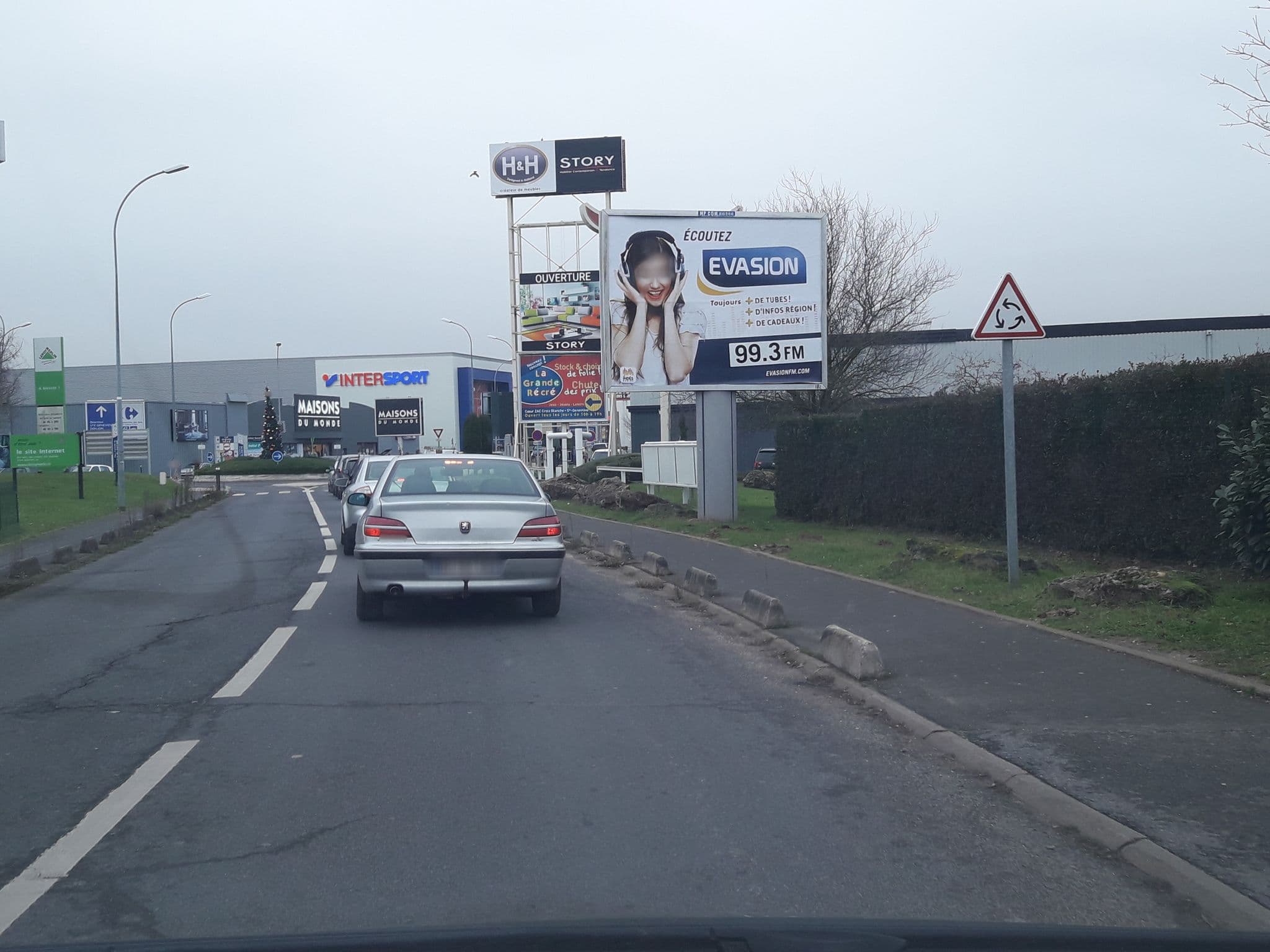 Street view near Etap Hôtel, Fleury-Mérogis — © marcussacapuces91 (CC BY-SA · Mapillary)