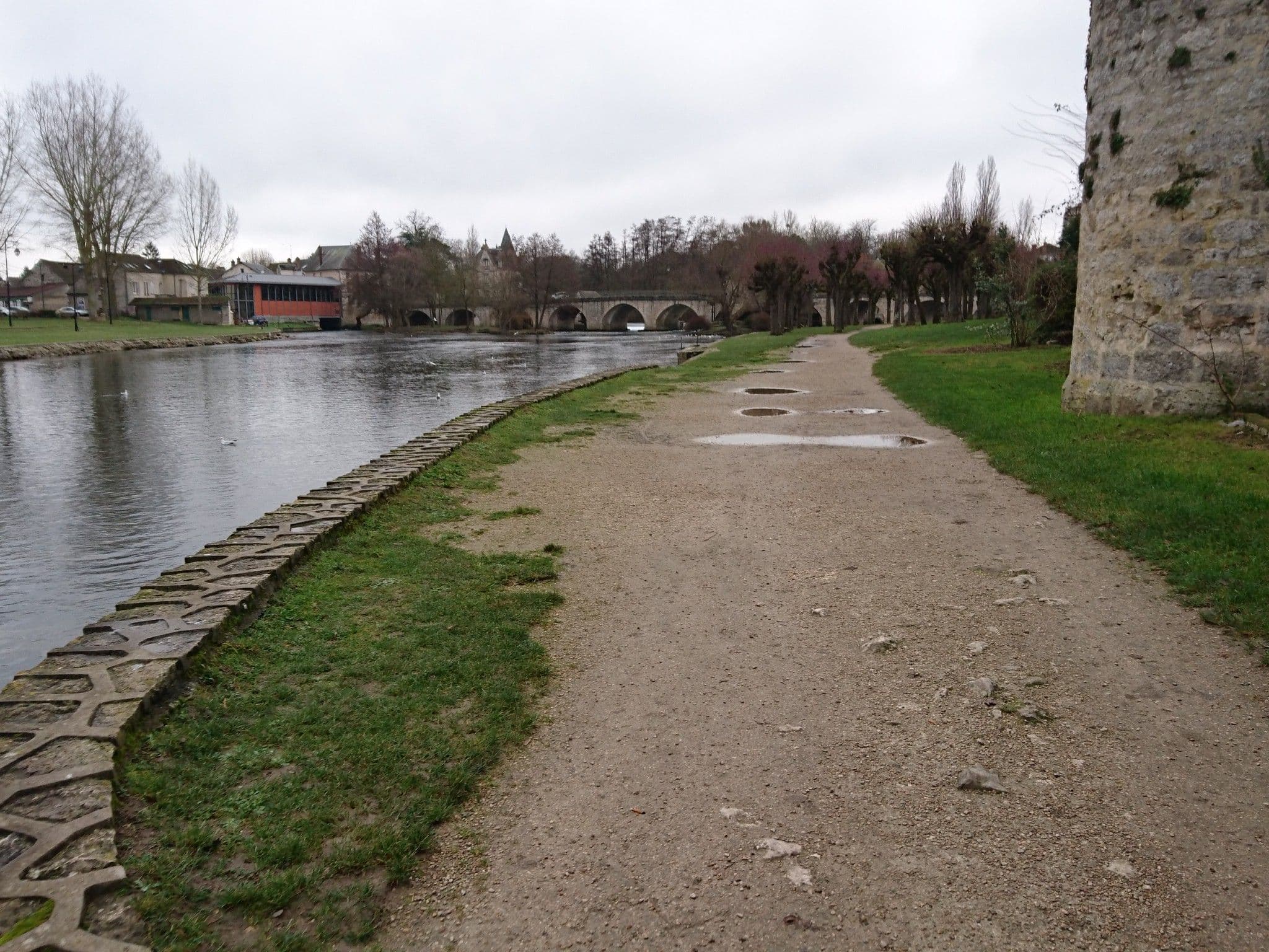 Street view near Auberge Ressahotel 7, Moret-sur-Loing — © cantece (CC BY-SA · Mapillary)