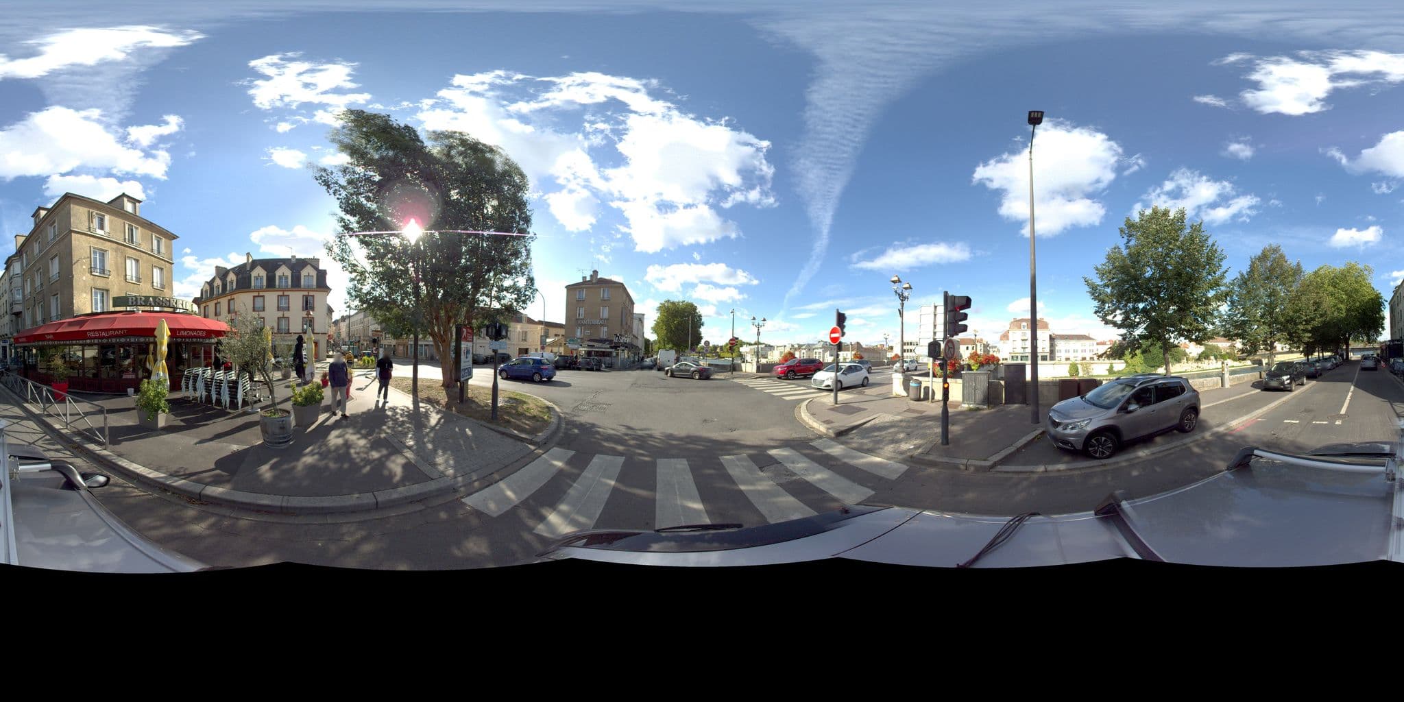 Street view near Hôtel Modern Hôtel, Melun — © hervew (CC BY-SA · Mapillary)