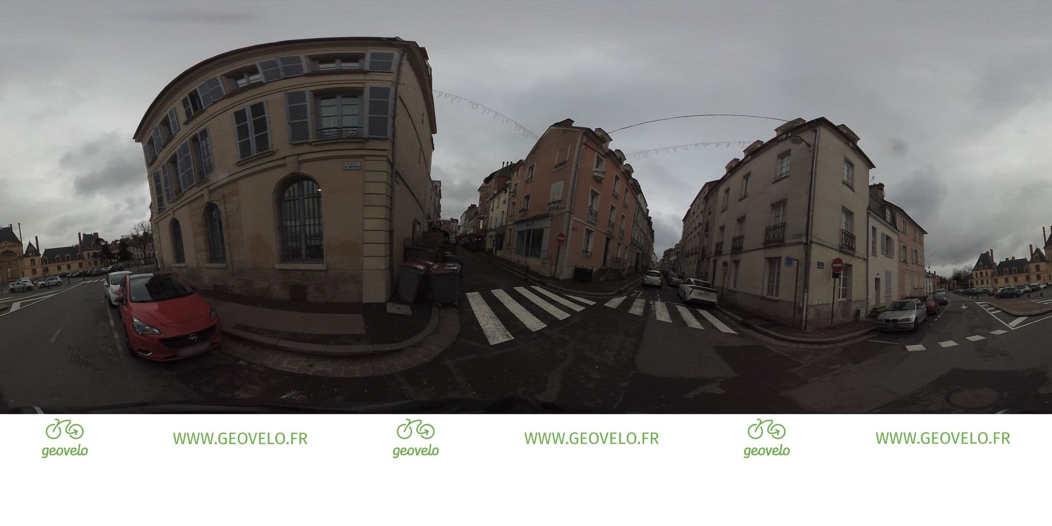 Street view near La Villa Napoleon, Fontainebleau — © simon_geovelo (CC BY-SA · Mapillary)
