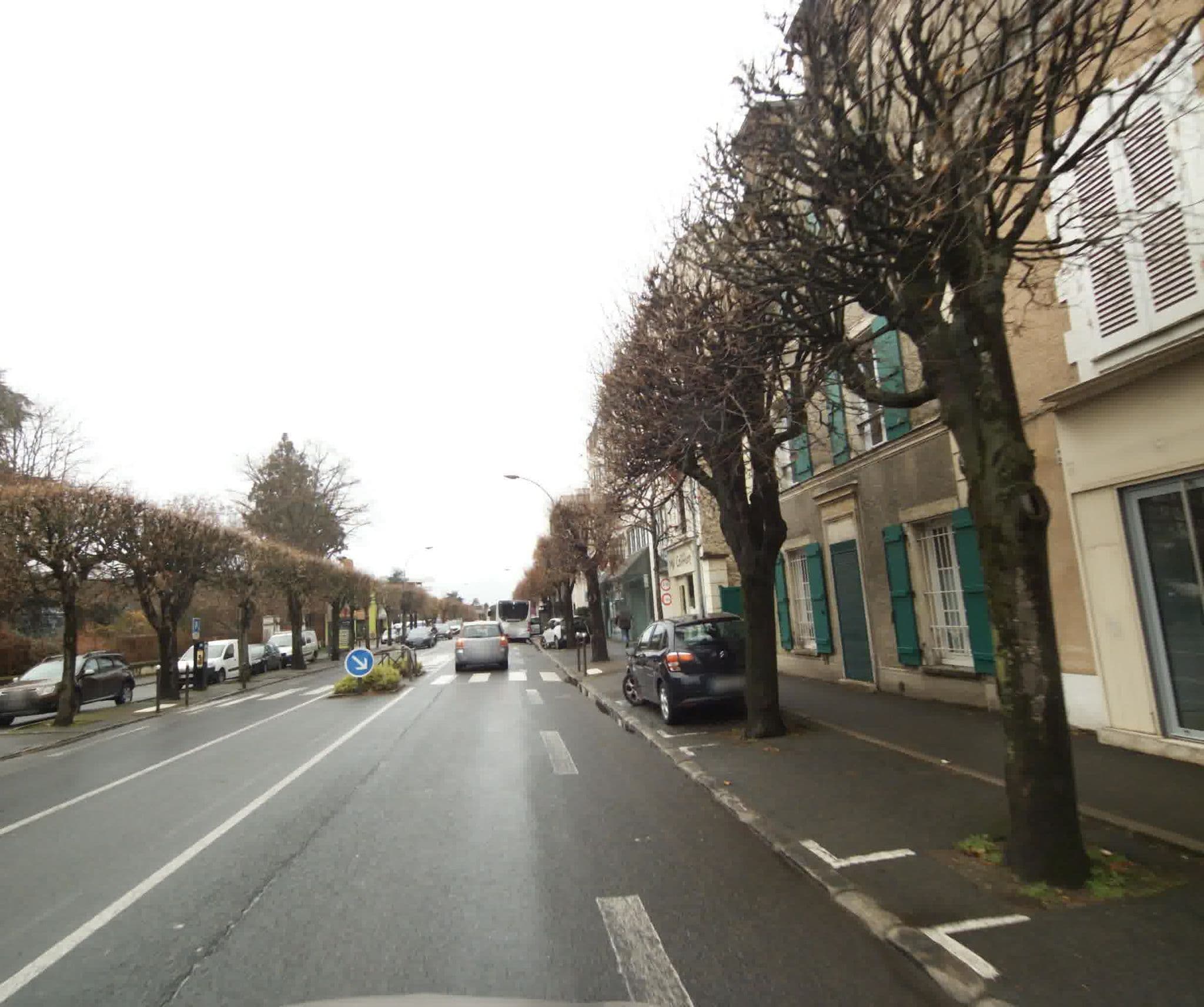 Street view near Etap Hôtel, Avon — © sogefi (CC BY-SA · Mapillary)
