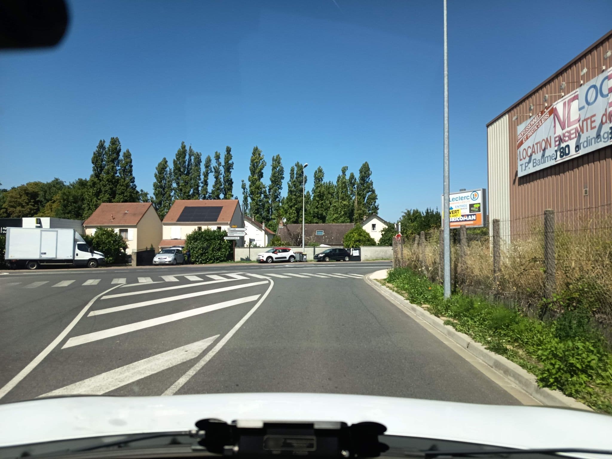 Street view near Laiyun, Le Mée-sur-Seine — © 2CER_TECHNOLOGIES (CC BY-SA · Mapillary)