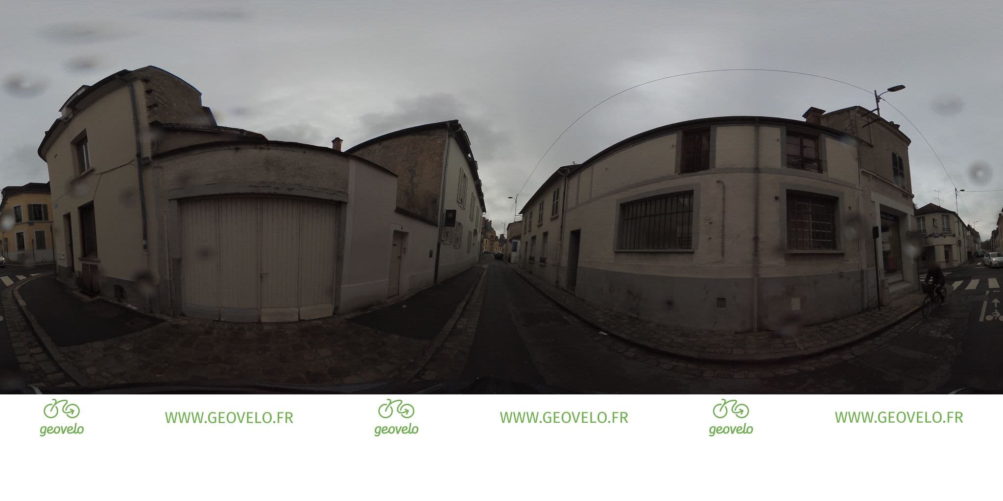 Street view near Hôtel De Cavoye, Fontainebleau — © simon_geovelo (CC BY-SA · Mapillary)