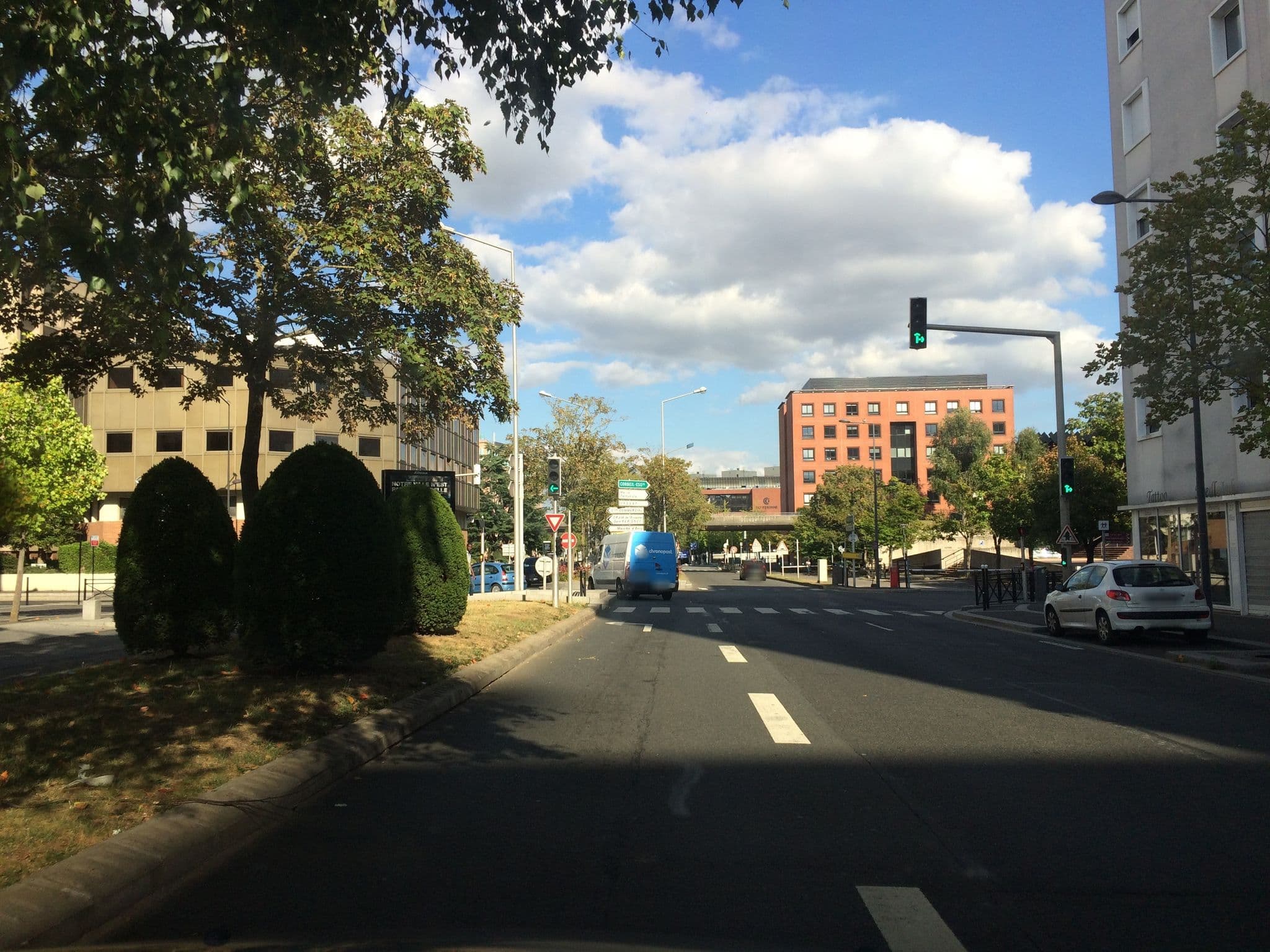 Street view near ResidHotel, Évry — © kartenville (CC BY-SA · Mapillary)