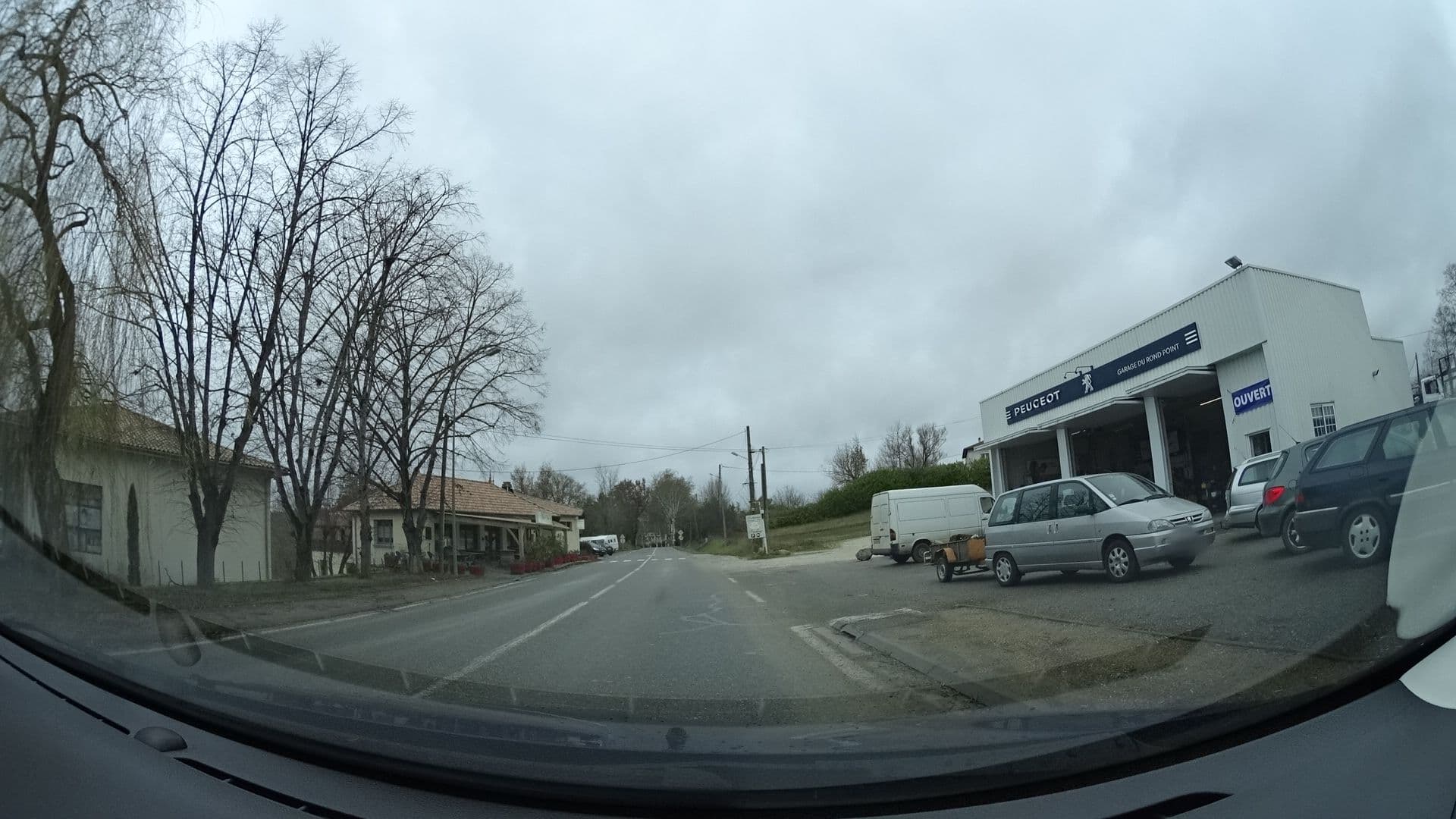 Street view near Les Figuiers, Lauzerte — © sashazykov (CC BY-SA · Mapillary)