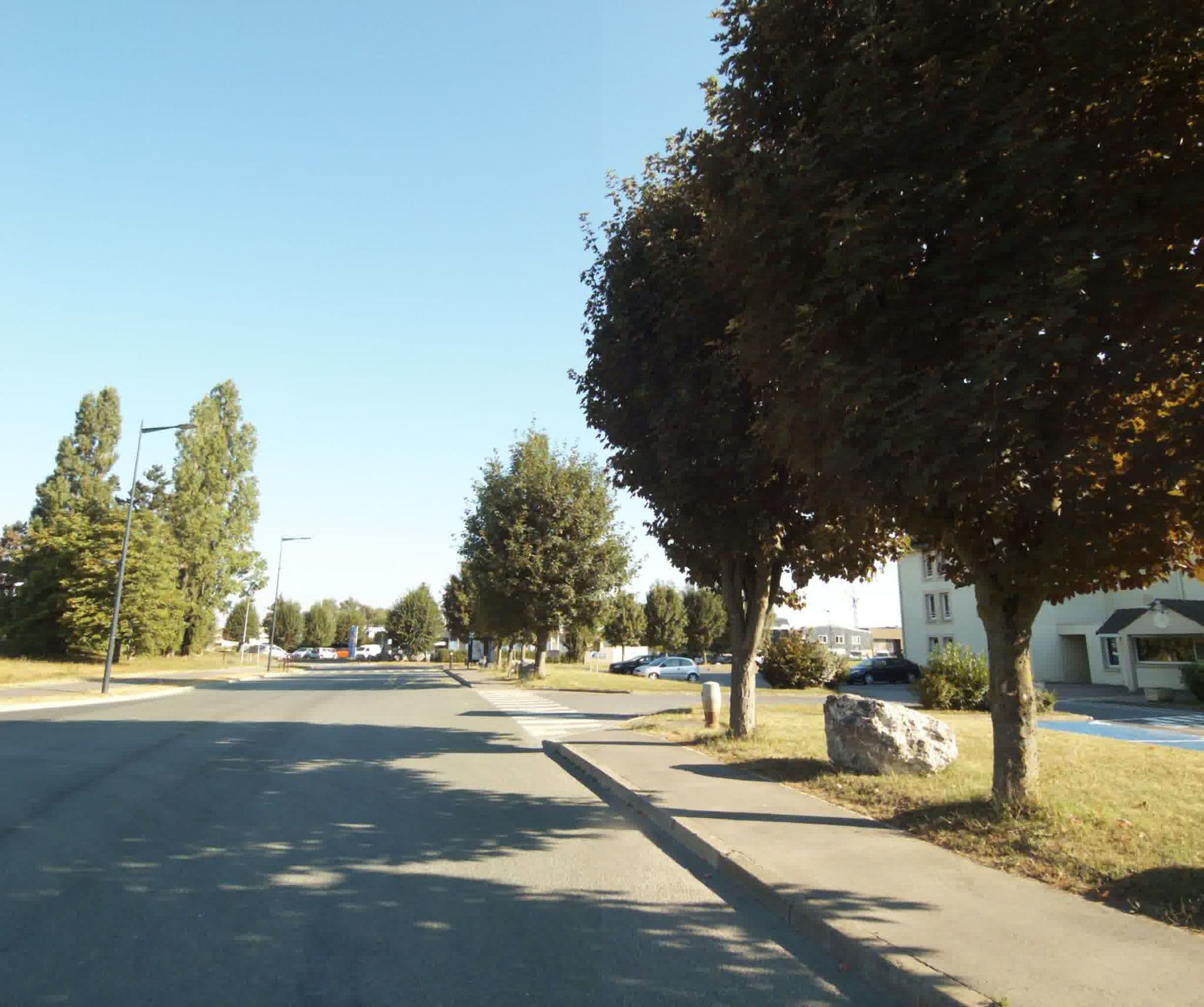 Street view near France Hotellerie, Moissy-Cramayel — © sogefi (CC BY-SA · Mapillary)