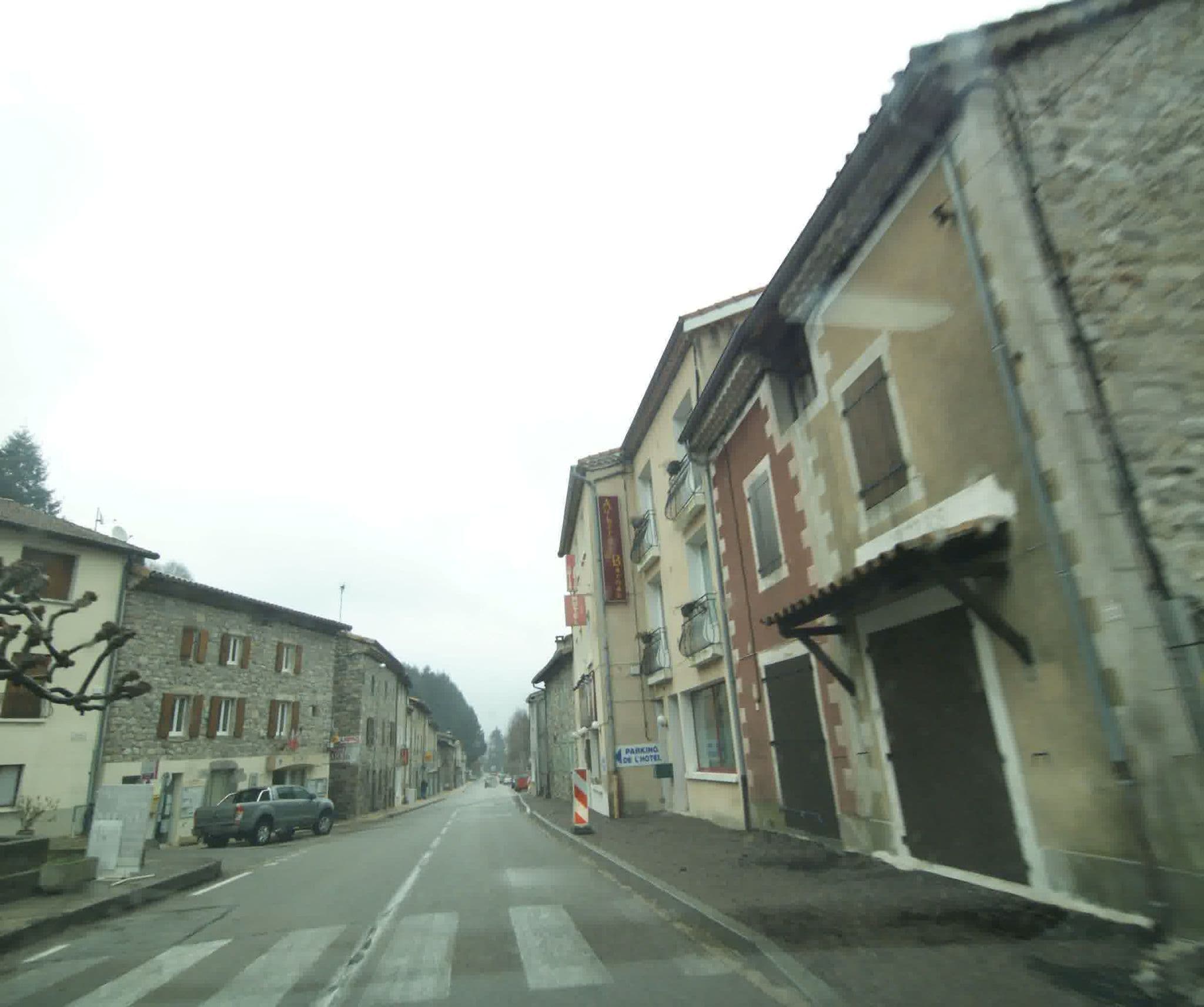 Street view near Auberge De Barnas, Thueyts — © sogefi (CC BY-SA · Mapillary)