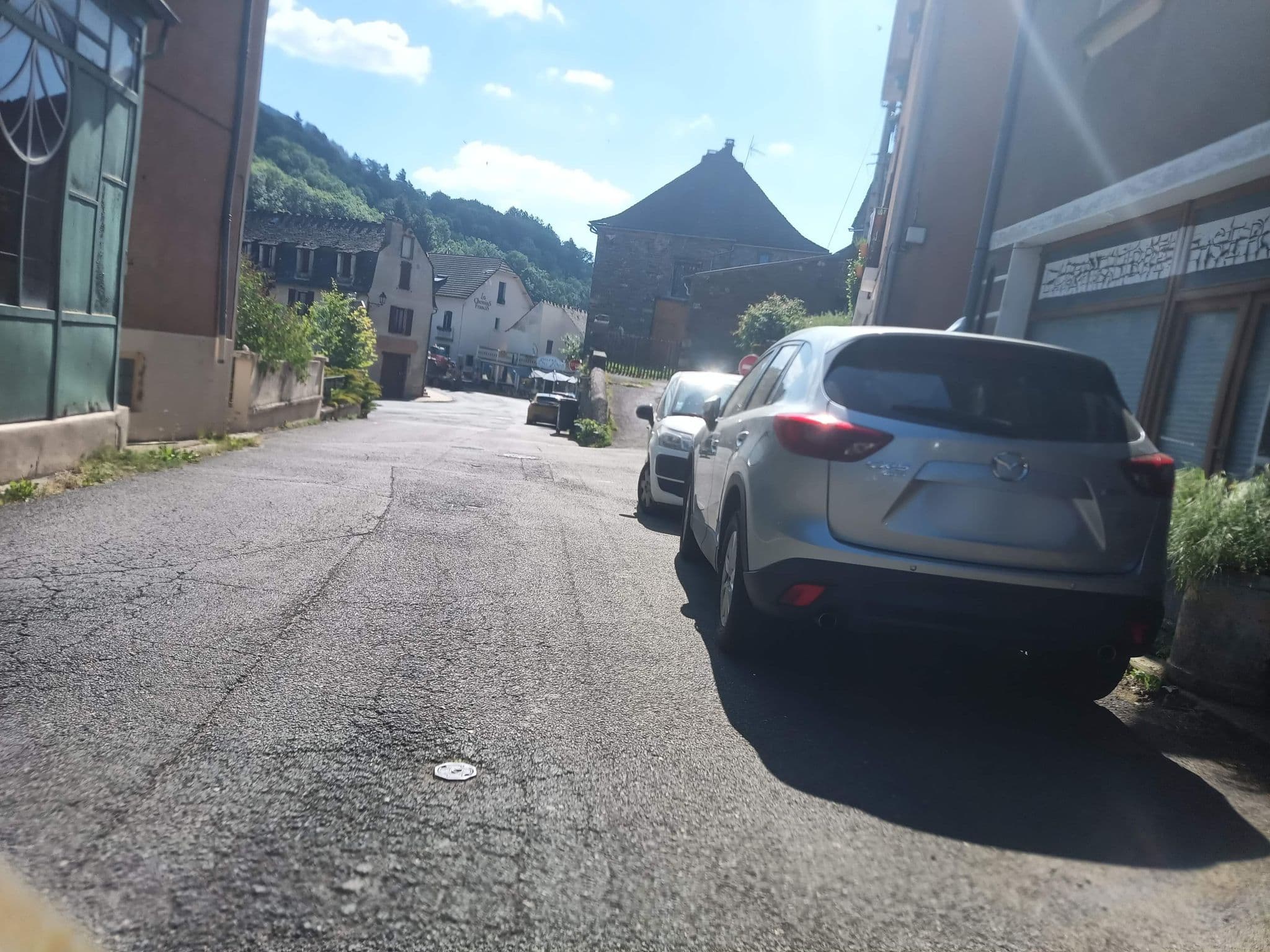 Street view near Hôtel du commerce, Mende — © connermacleod69 (CC BY-SA · Mapillary)