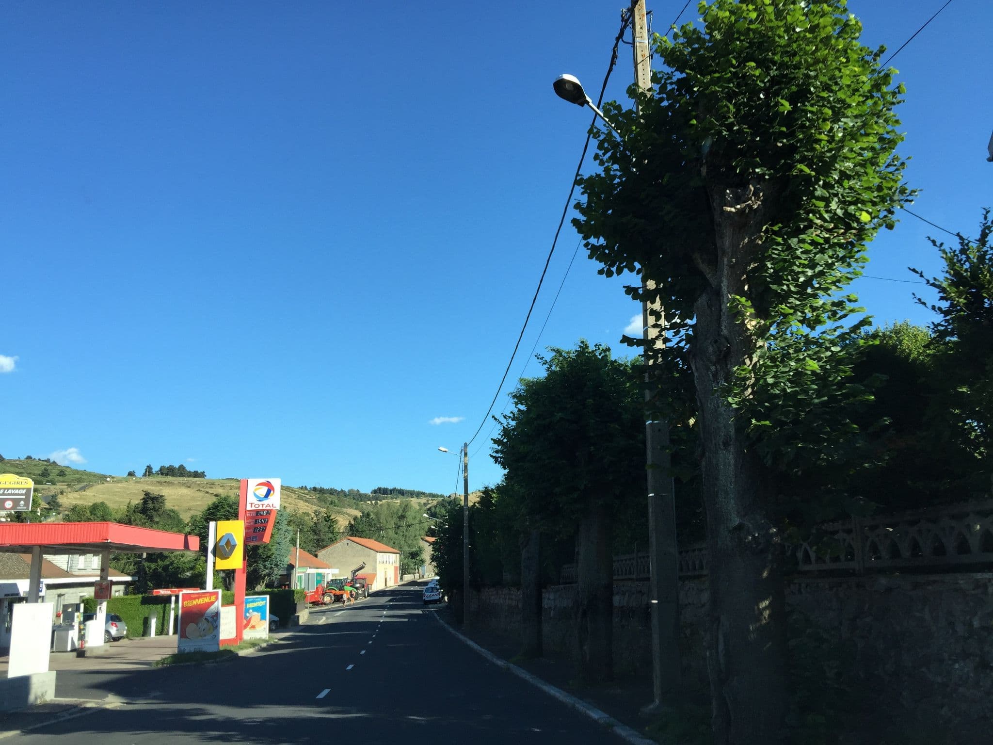 Street view near Les Gabales, Saugues — © geraldchatagnon (CC BY-SA · Mapillary)