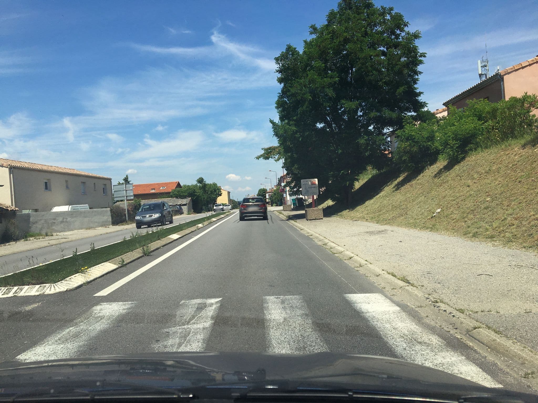 Street view near Hôtel la Pause RN 7, Cruas — © cabinetcourbi (CC BY-SA · Mapillary)