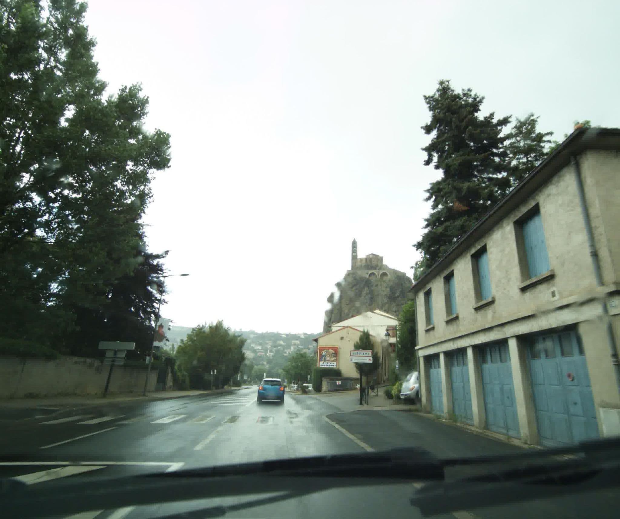 Street view near Hôtel Restaurant Ibis Saint Laurent, Le Puy-en-Velay — © sogefi (CC BY-SA · Mapillary)