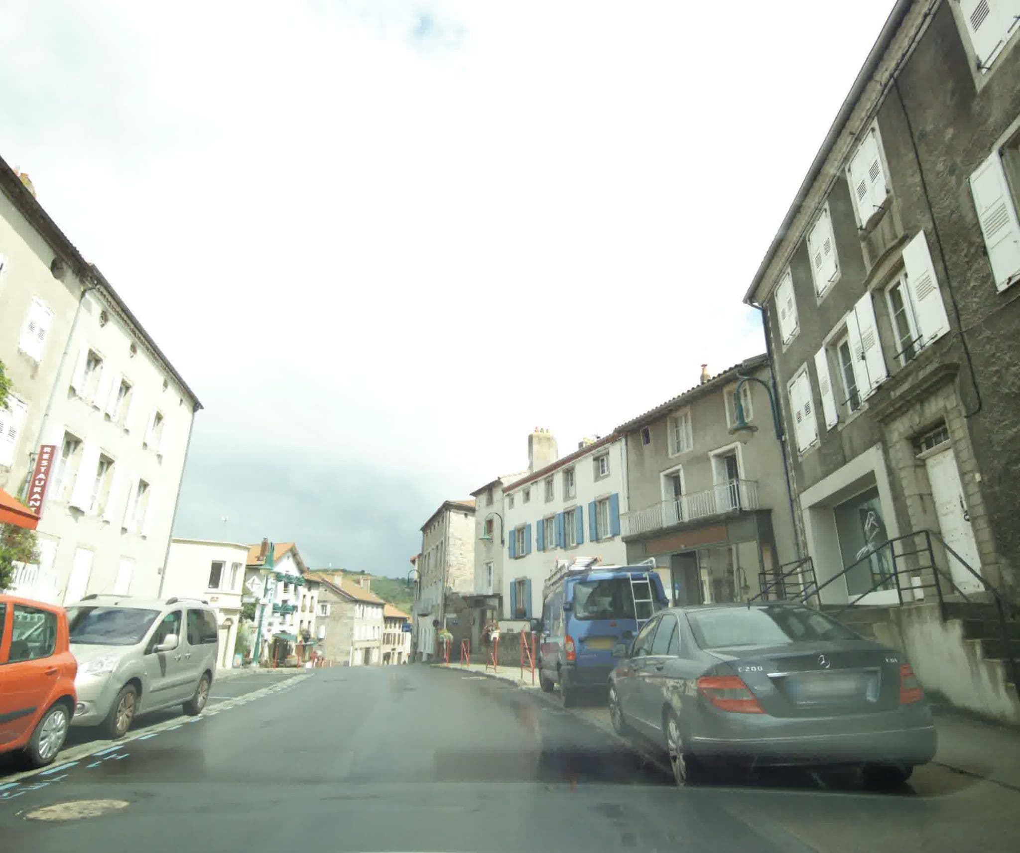 Street view near Hôtel Restaurant Moussier, Saugues — © sogefi (CC BY-SA · Mapillary)