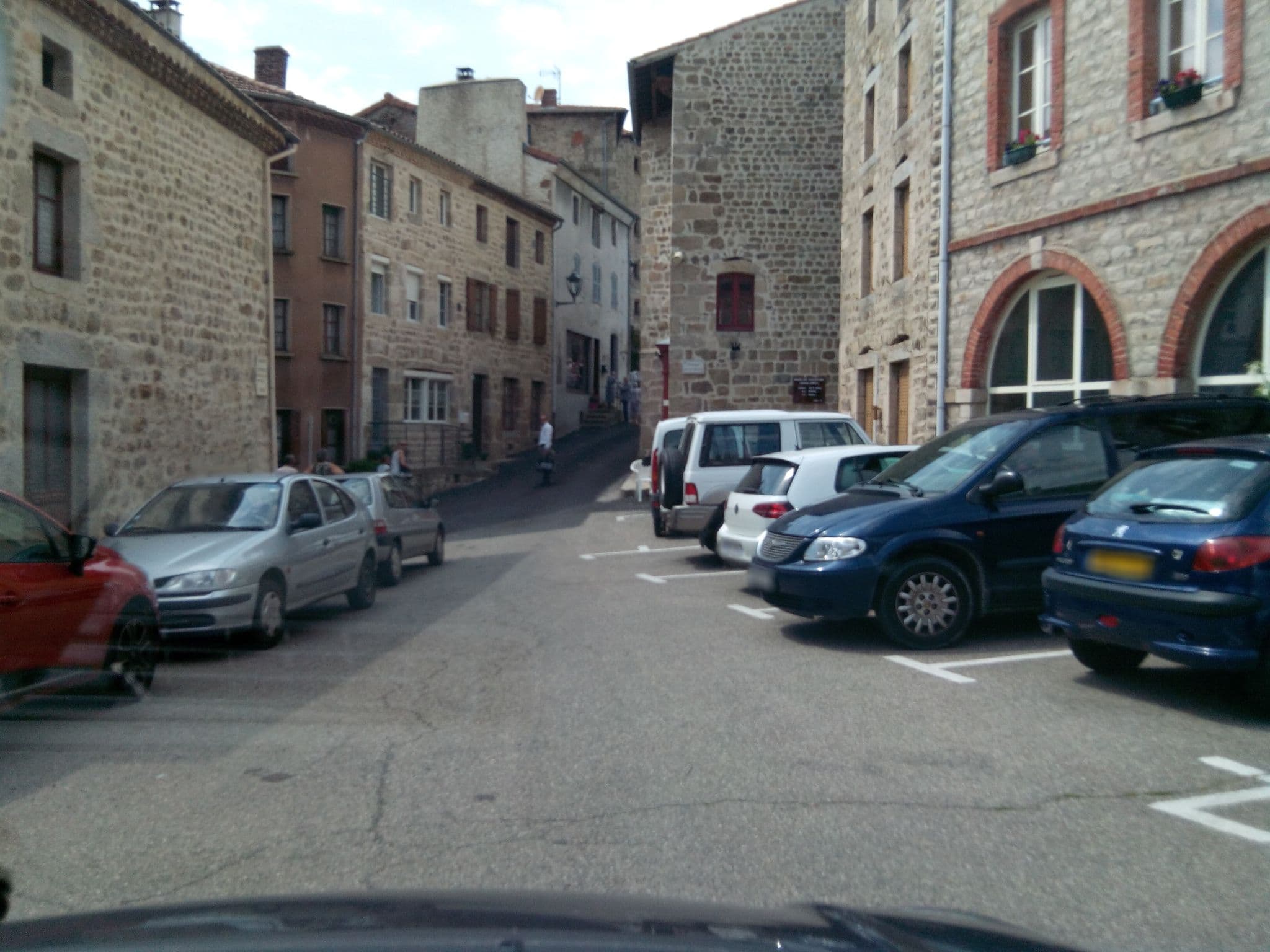 Street view near La Boissette, Usson-en-Forez — © alainproviste (CC BY-SA · Mapillary)
