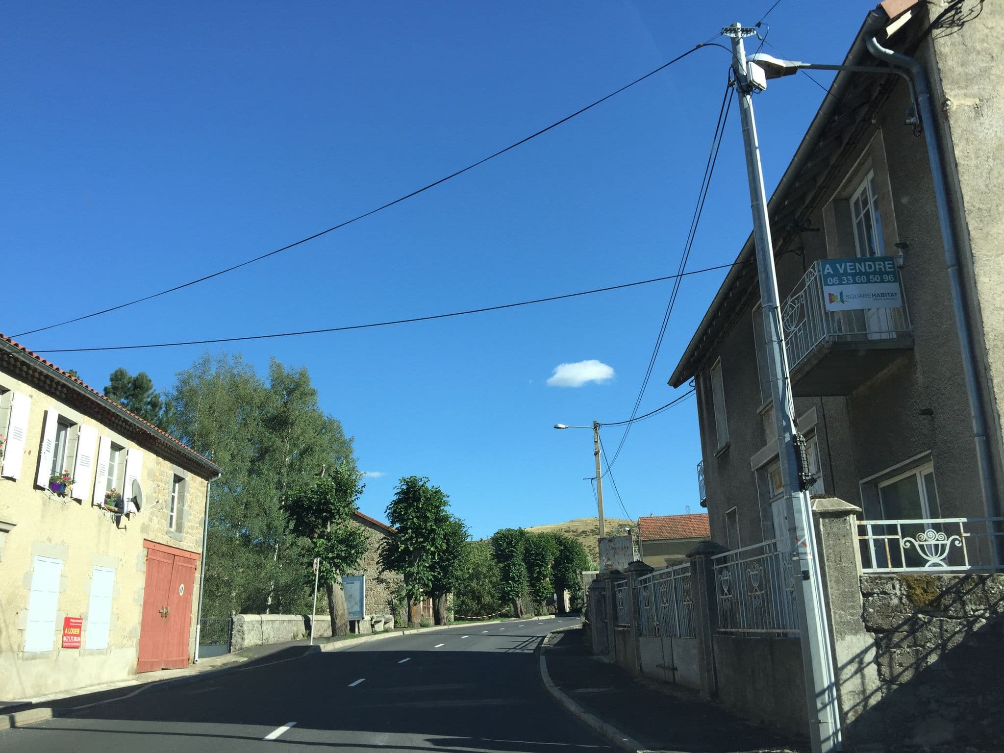 Street view near La Flore, Saugues — © geraldchatagnon (CC BY-SA · Mapillary)