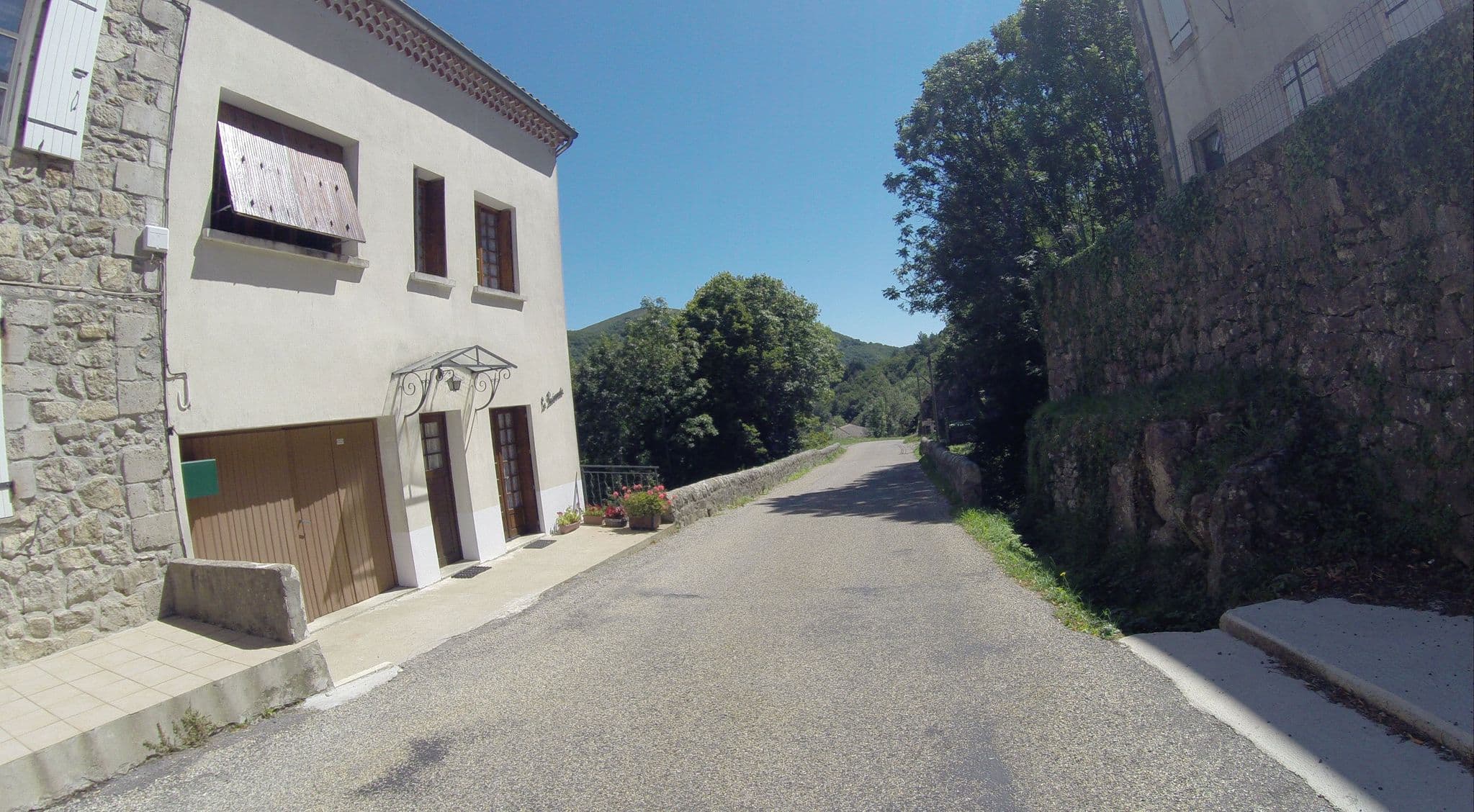 Street view near La Besorgues, Vals-les-Bains — © commodoortje (CC BY-SA · Mapillary)