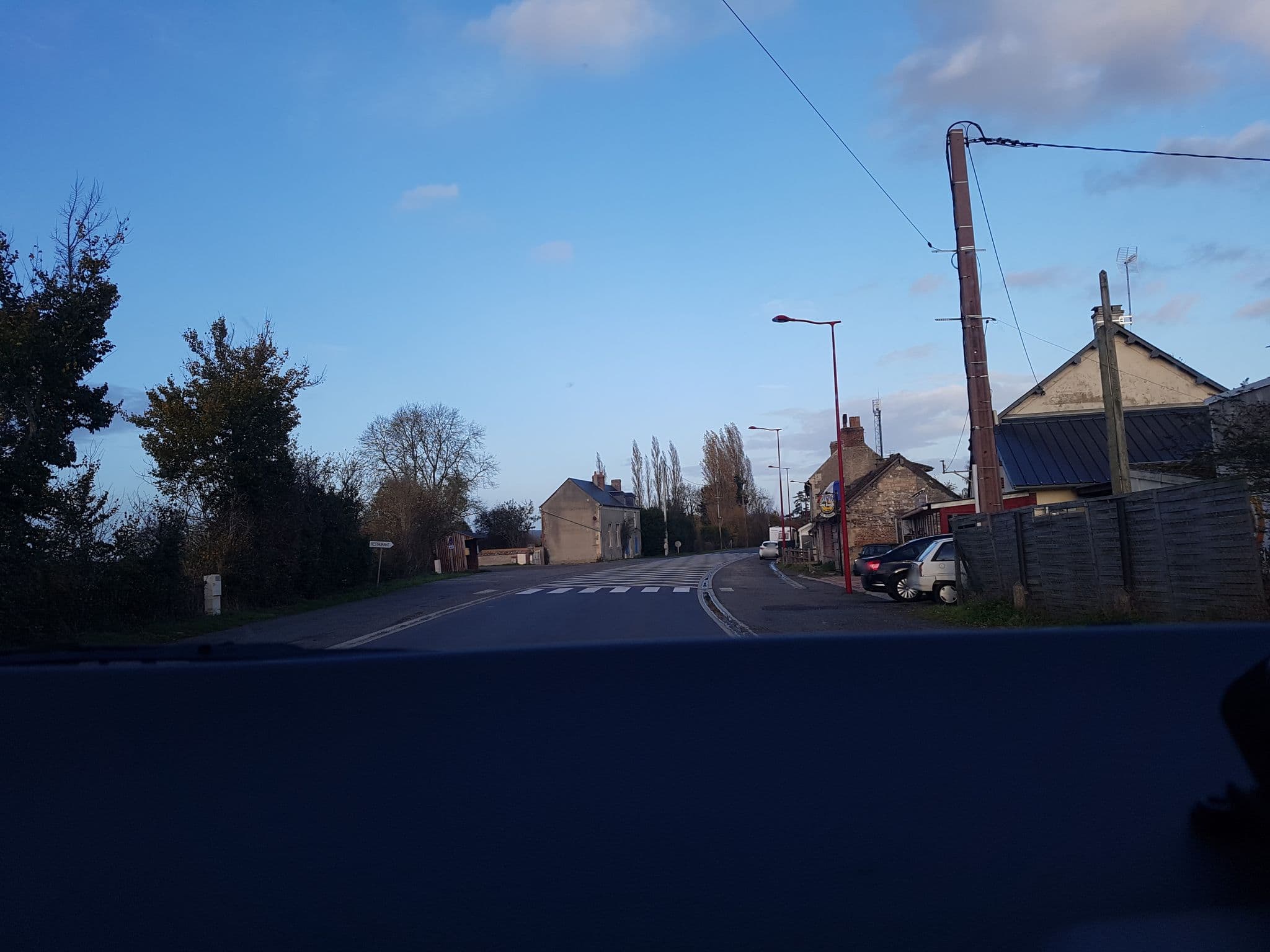 Street view near La Chollerie de Marmaju, Dozulé — © bernardvoyageur (CC BY-SA · Mapillary)