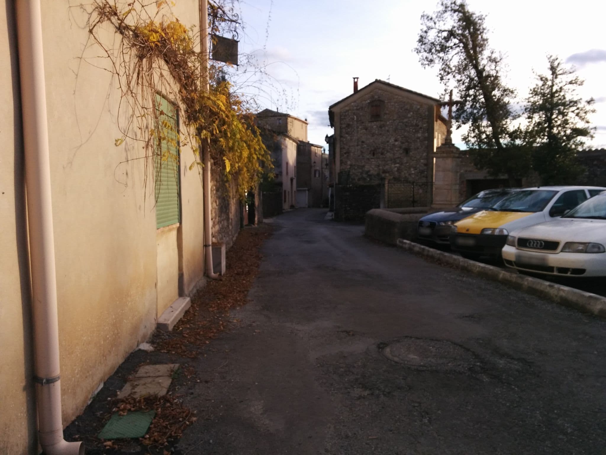 Street view near La Bastide de Tom, Saint-Ambroix — © chivos (CC BY-SA · Mapillary)