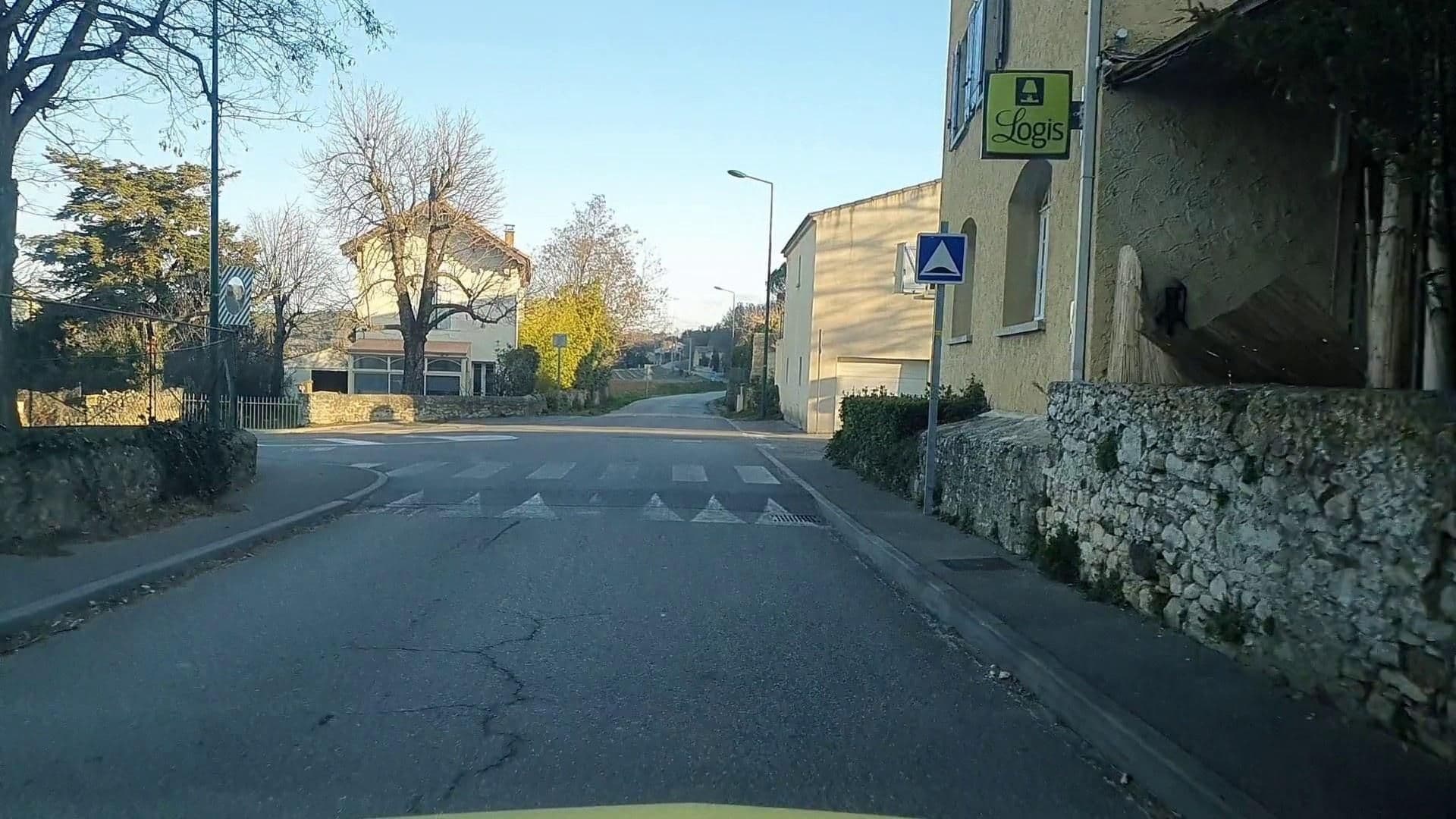 Street view near LOGIS Hôtel Lou Caleou, Vénéjan — © si3p0 (CC BY-SA · Mapillary)
