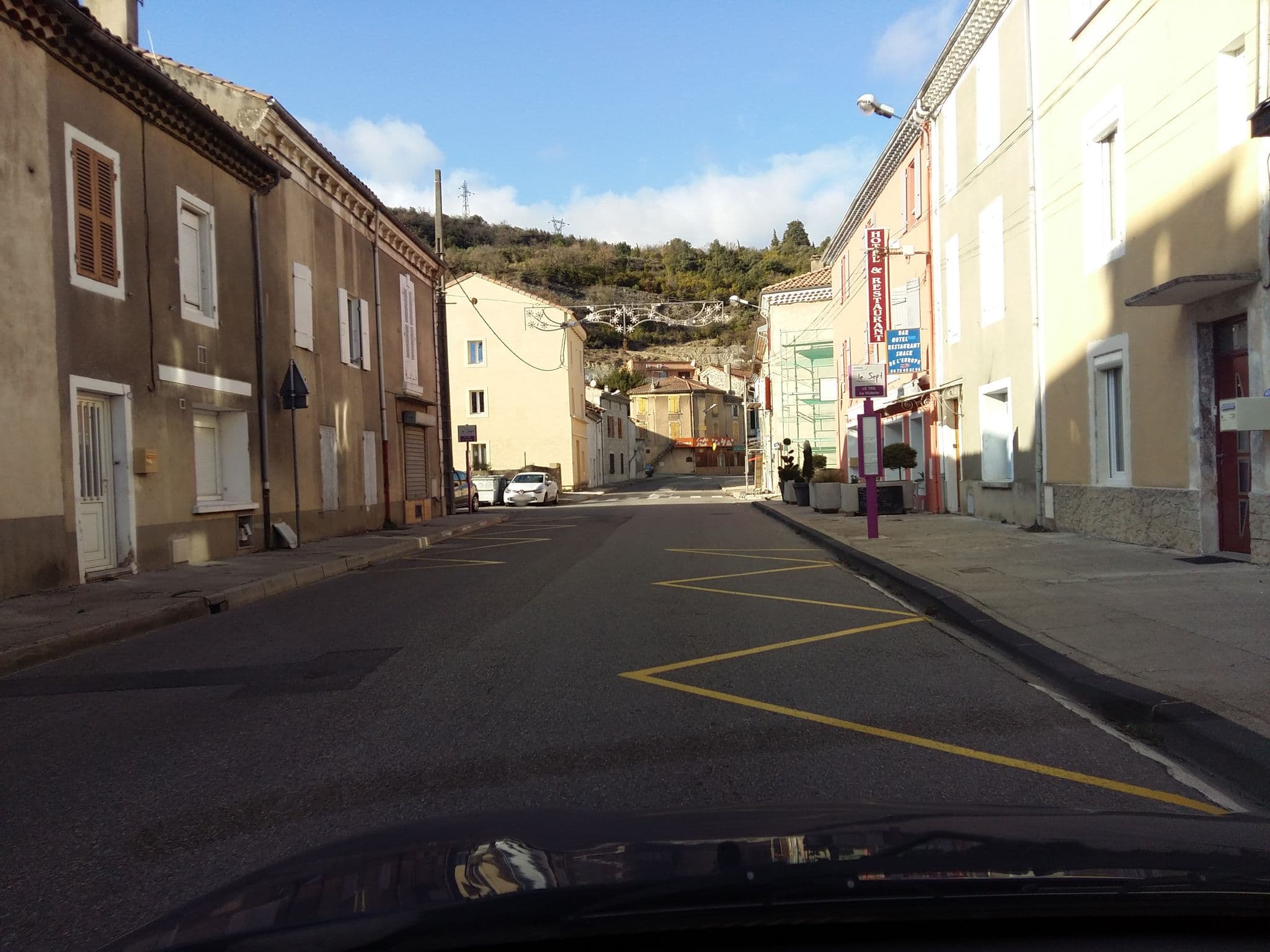 Street view near Hotel Restaurant l'Europe, Le Teil — © zimmy (CC BY-SA · Mapillary)