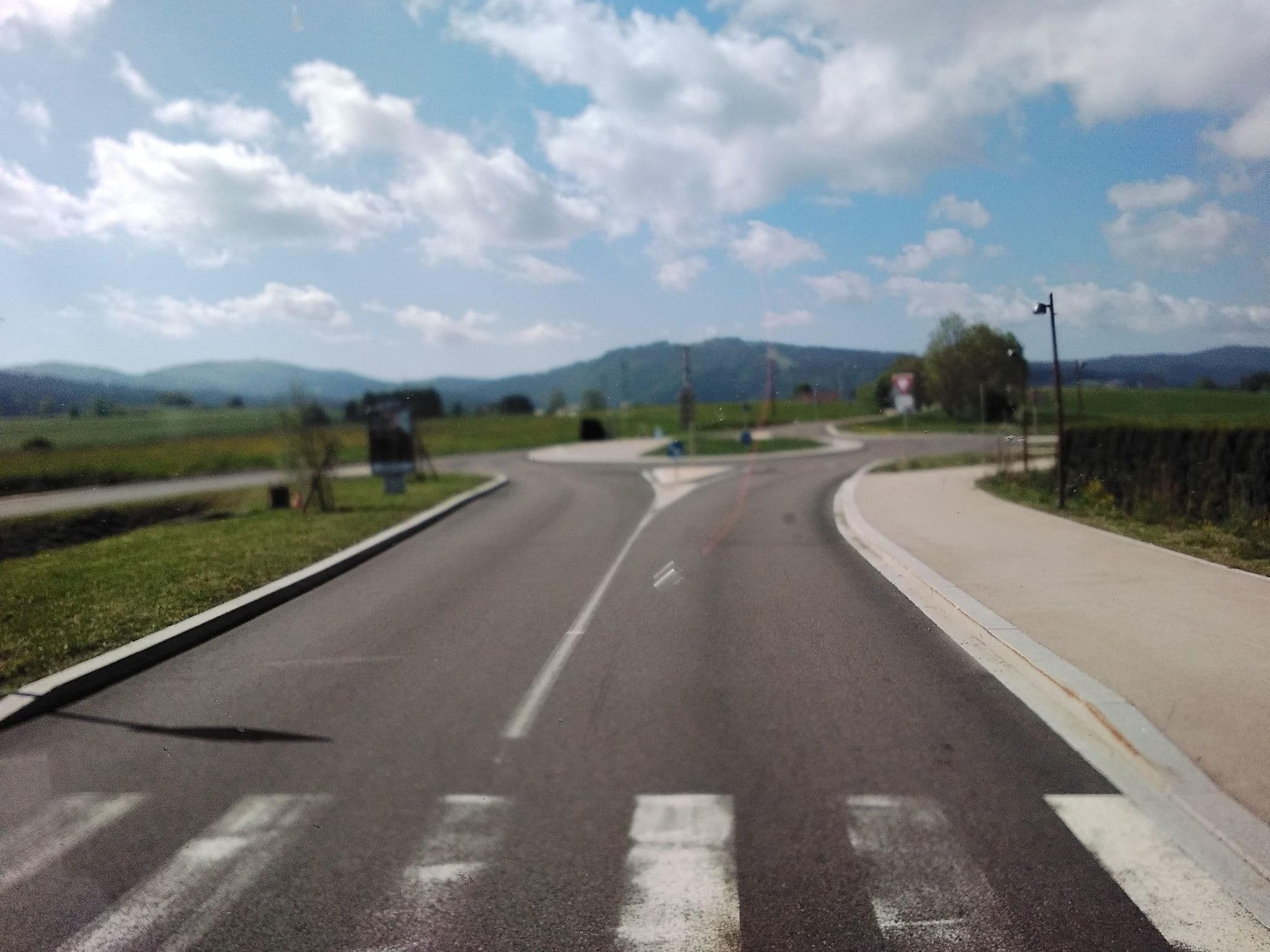 Street view near Le Yéti, Les Rousses — © mprins (CC BY-SA · Mapillary)
