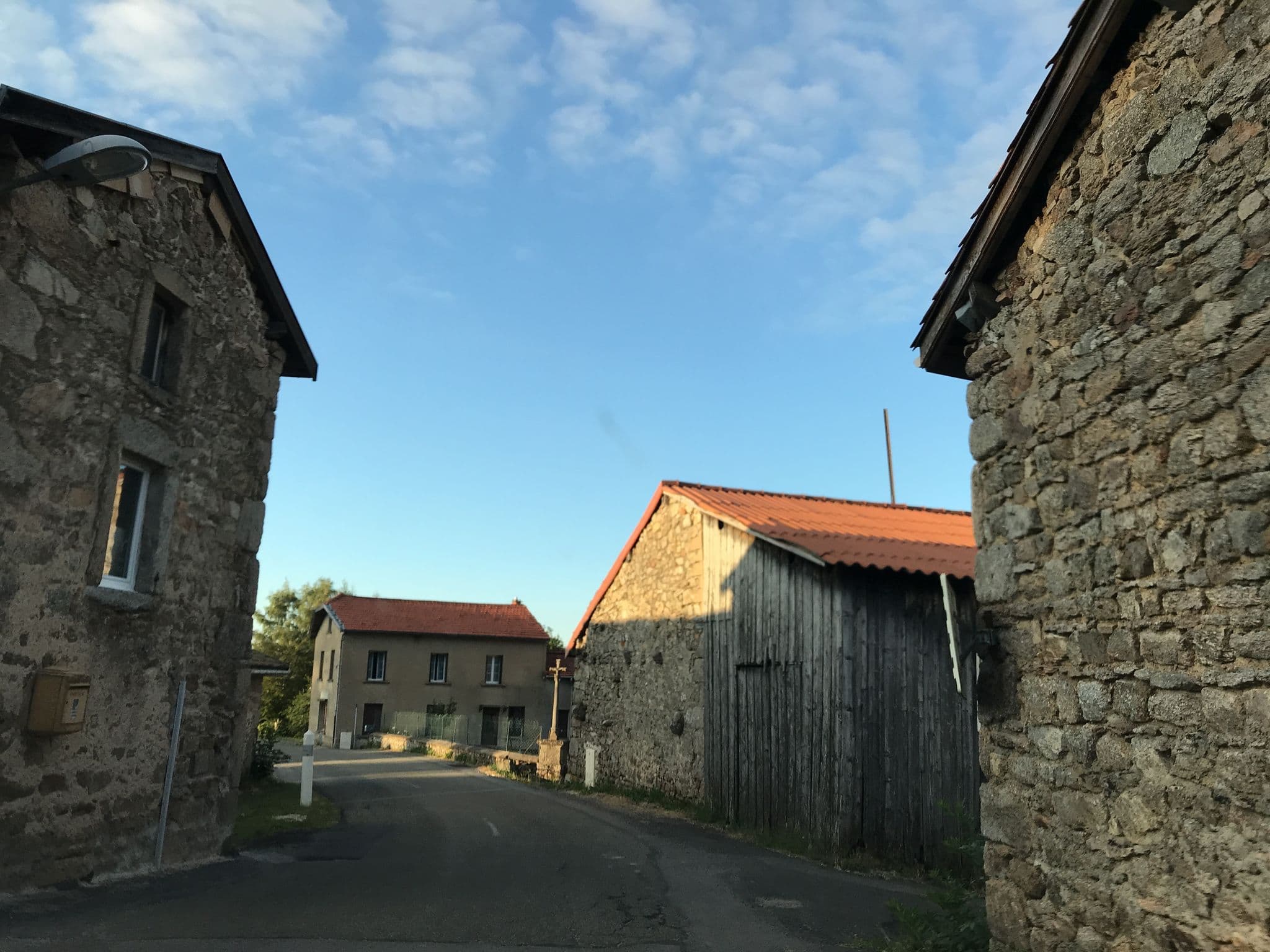 Street view near Rousset Gabriel, Noirétable — © fpm (CC BY-SA · Mapillary)