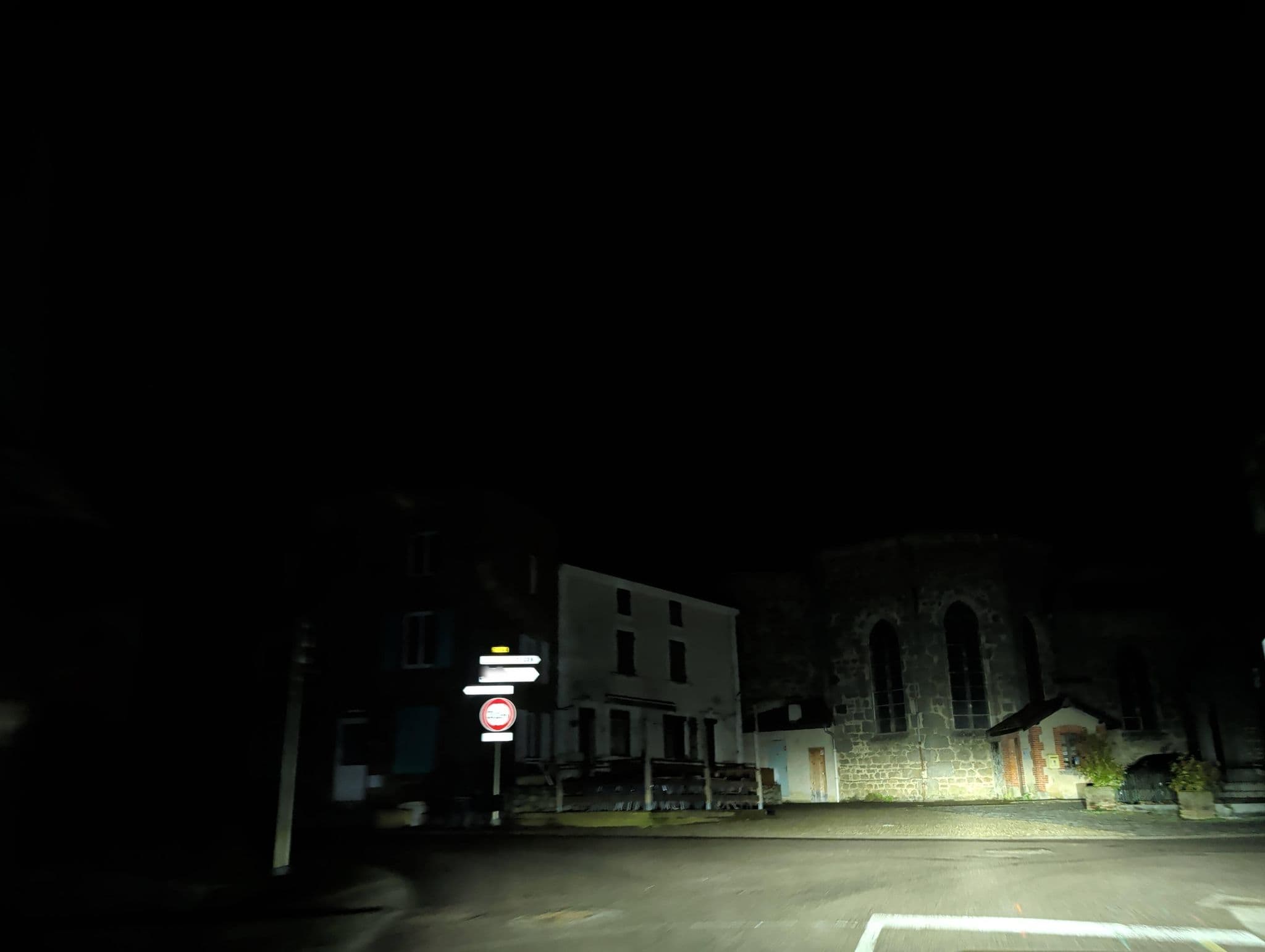 Street view near Hotel Combe, Noirétable — © fpm (CC BY-SA · Mapillary)
