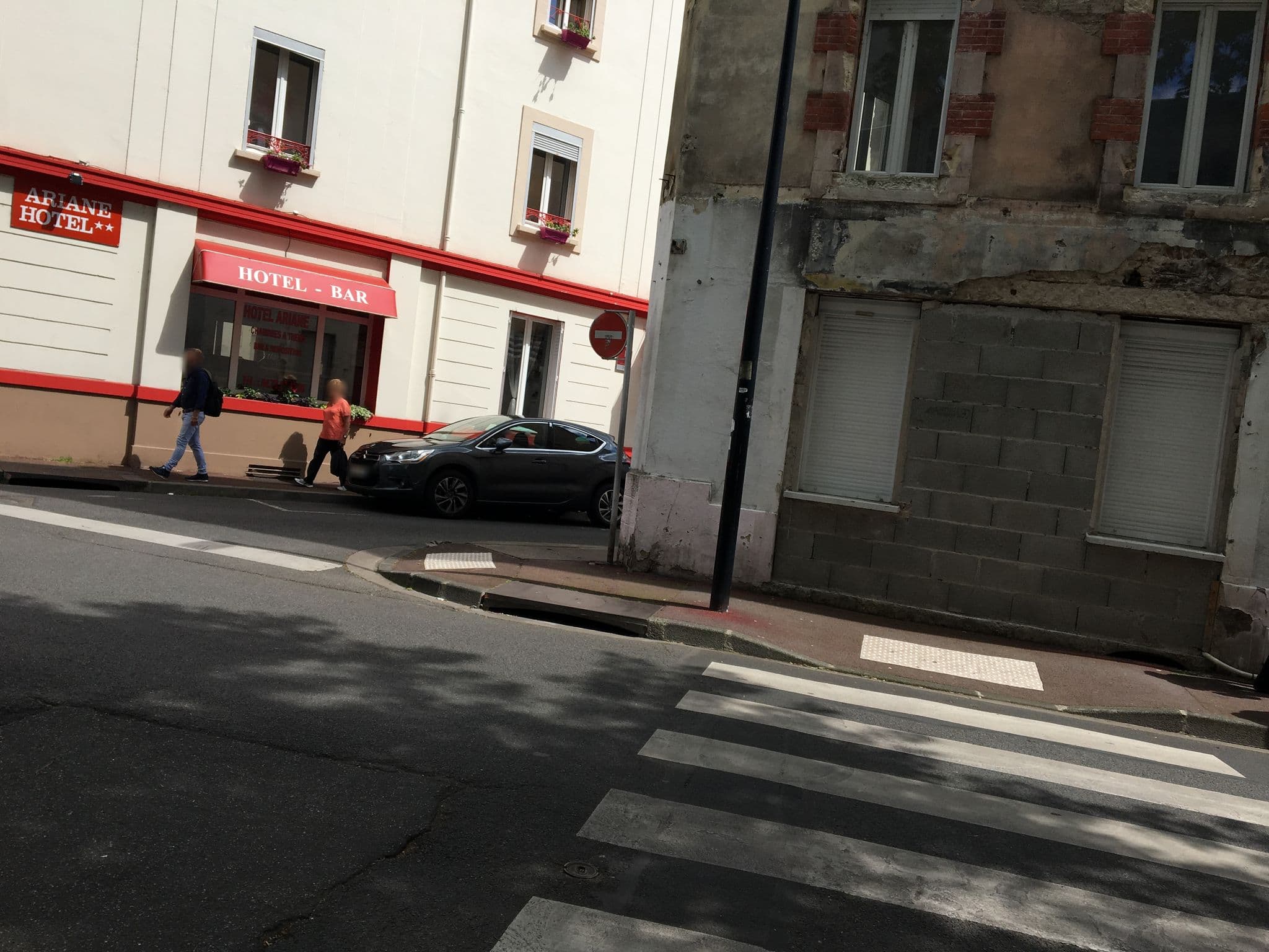 Street view near Esperluete, Vichy — © zimmy (CC BY-SA · Mapillary)