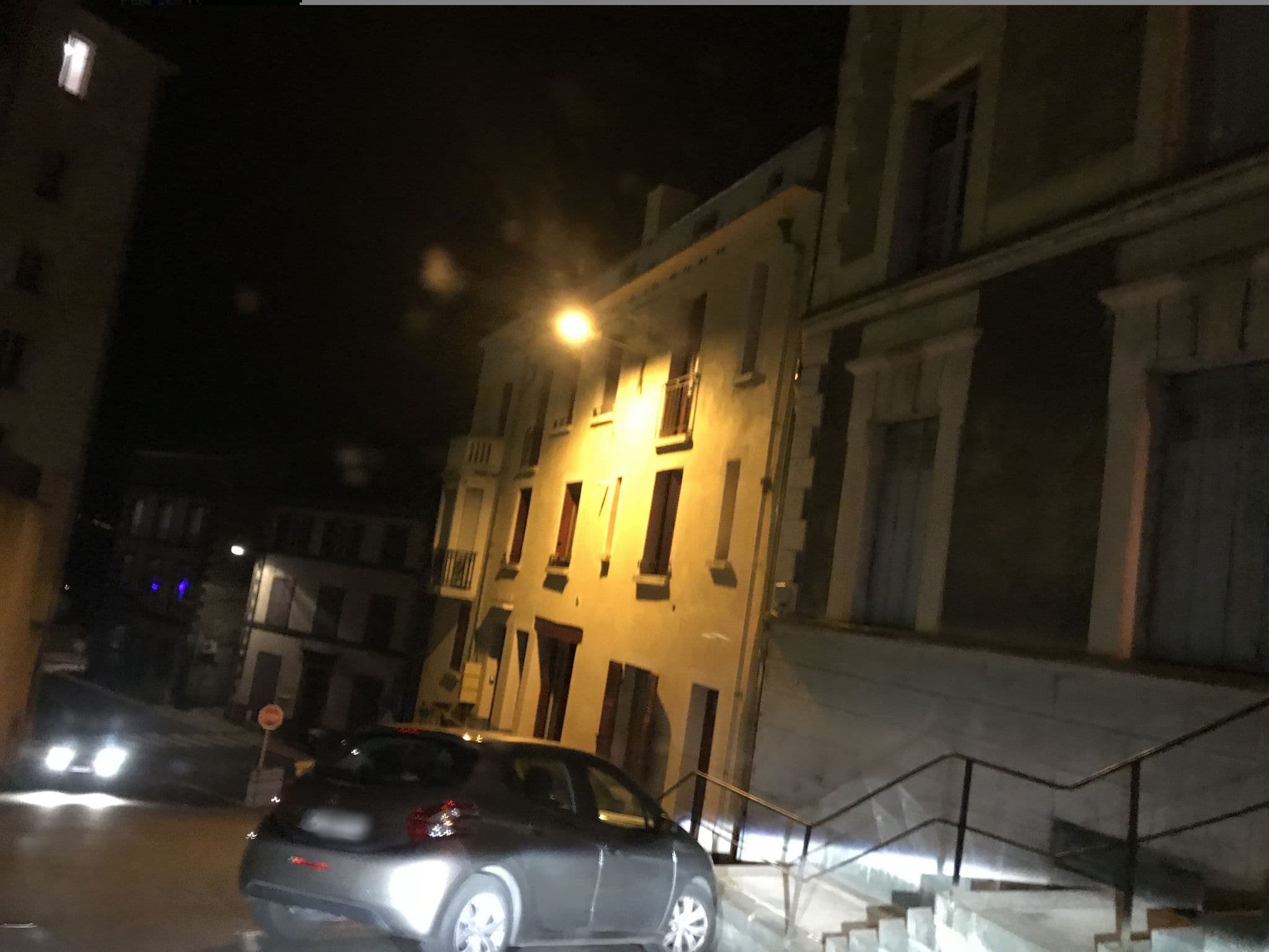 Street view near Hotel Belle Vue, Thiers — © fpm (CC BY-SA · Mapillary)