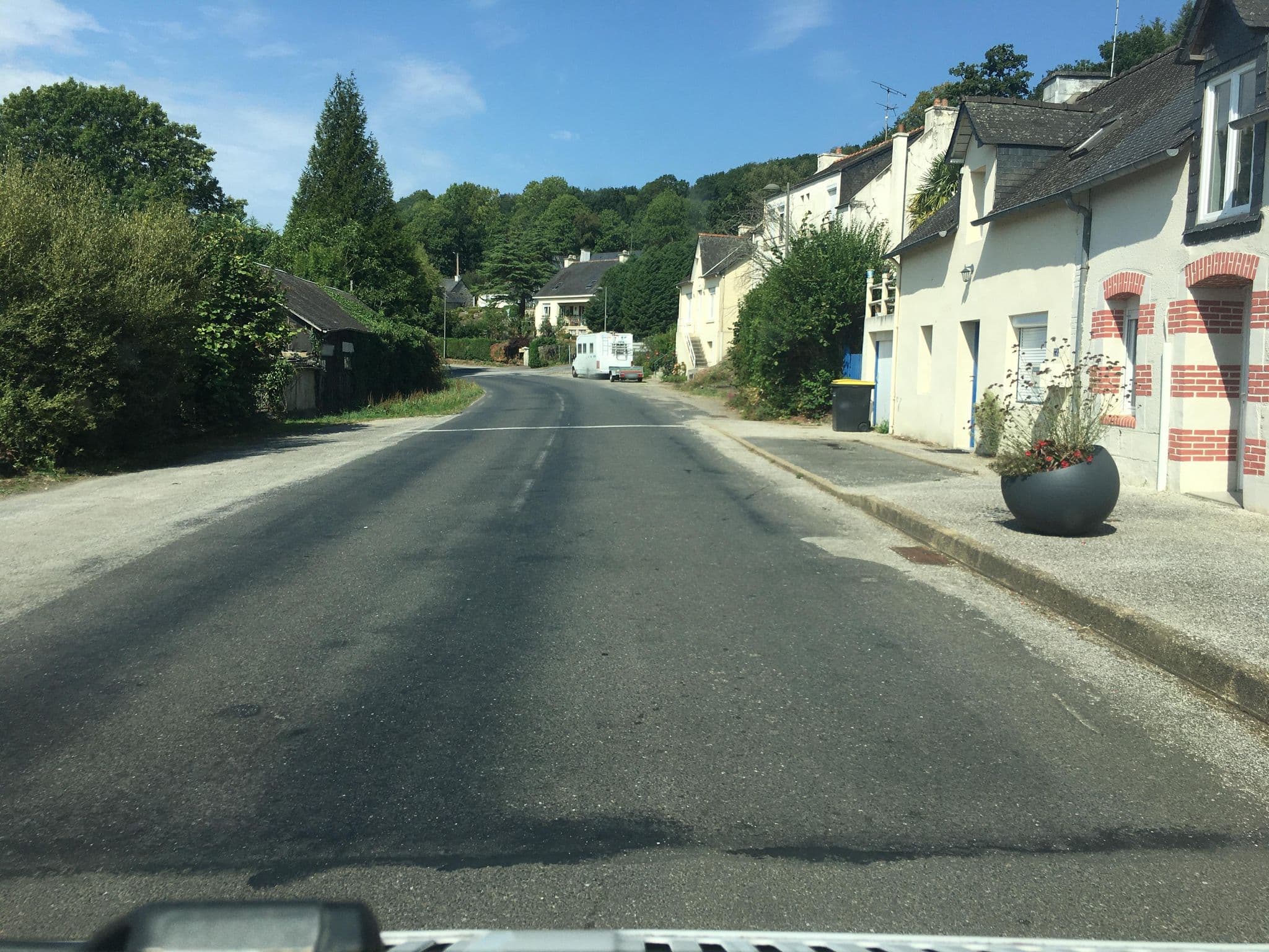 Street view near La Verrerie de Guerlédan, Mûr-de-Bretagne — © raymond (CC BY-SA · Mapillary)
