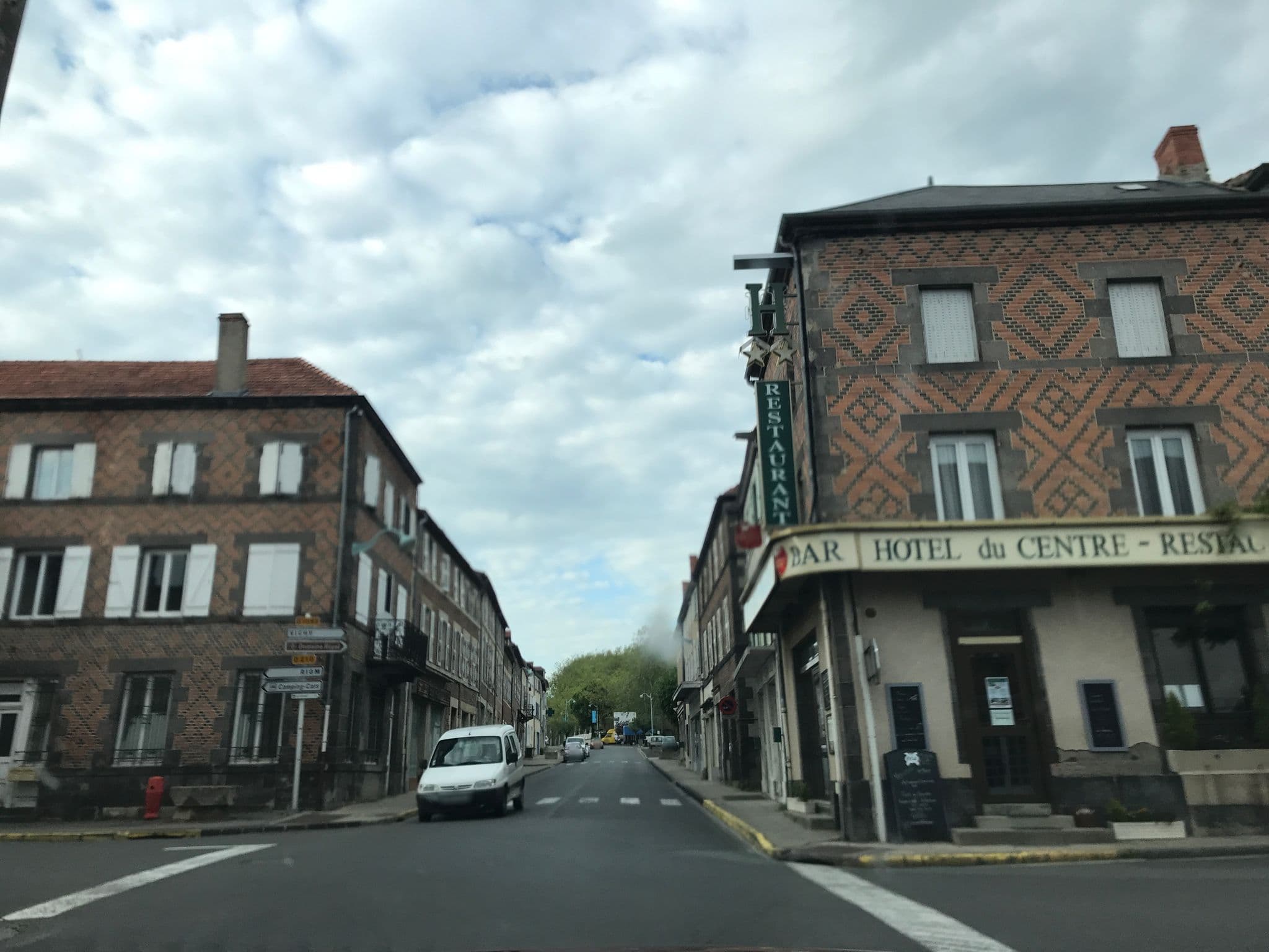 Street view near Hôtel du Centre, Randan — © fpm (CC BY-SA · Mapillary)
