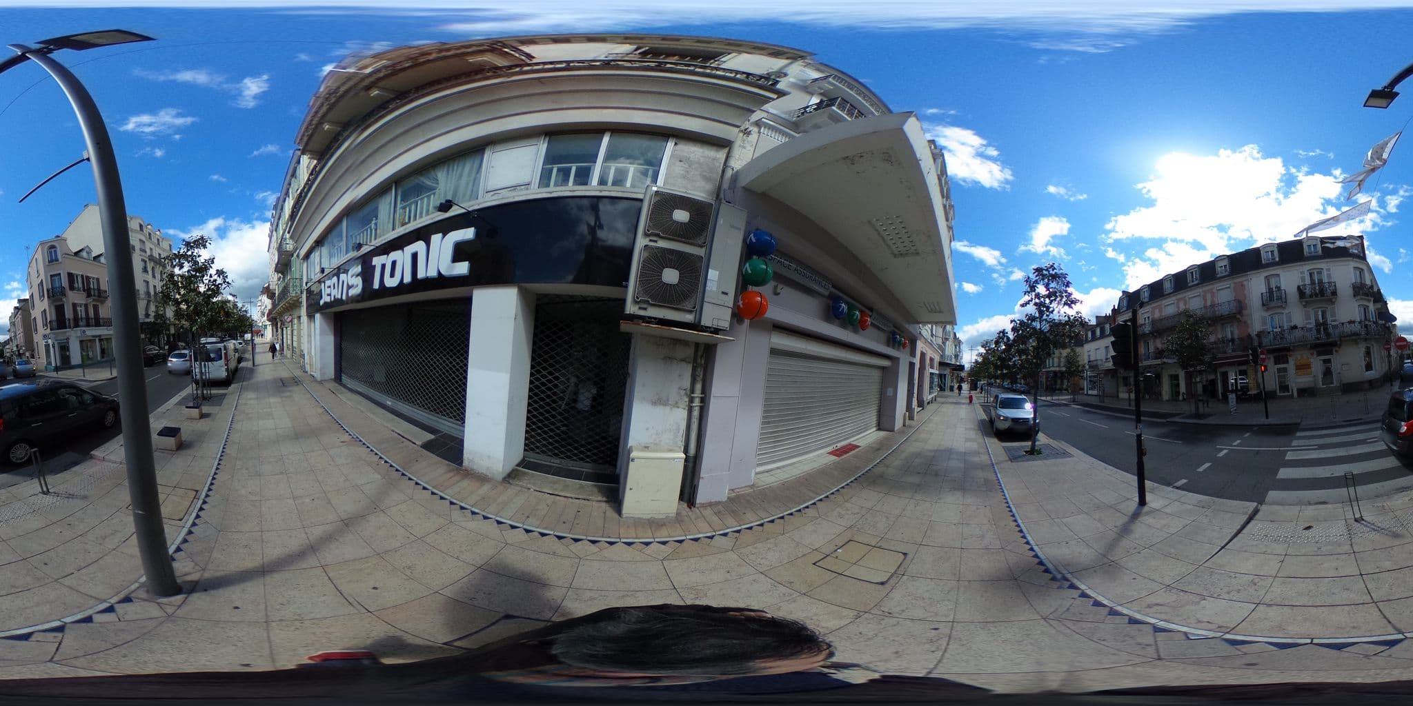 Street view near Compagnie de Vichy, Vichy — © zimmy (CC BY-SA · Mapillary)