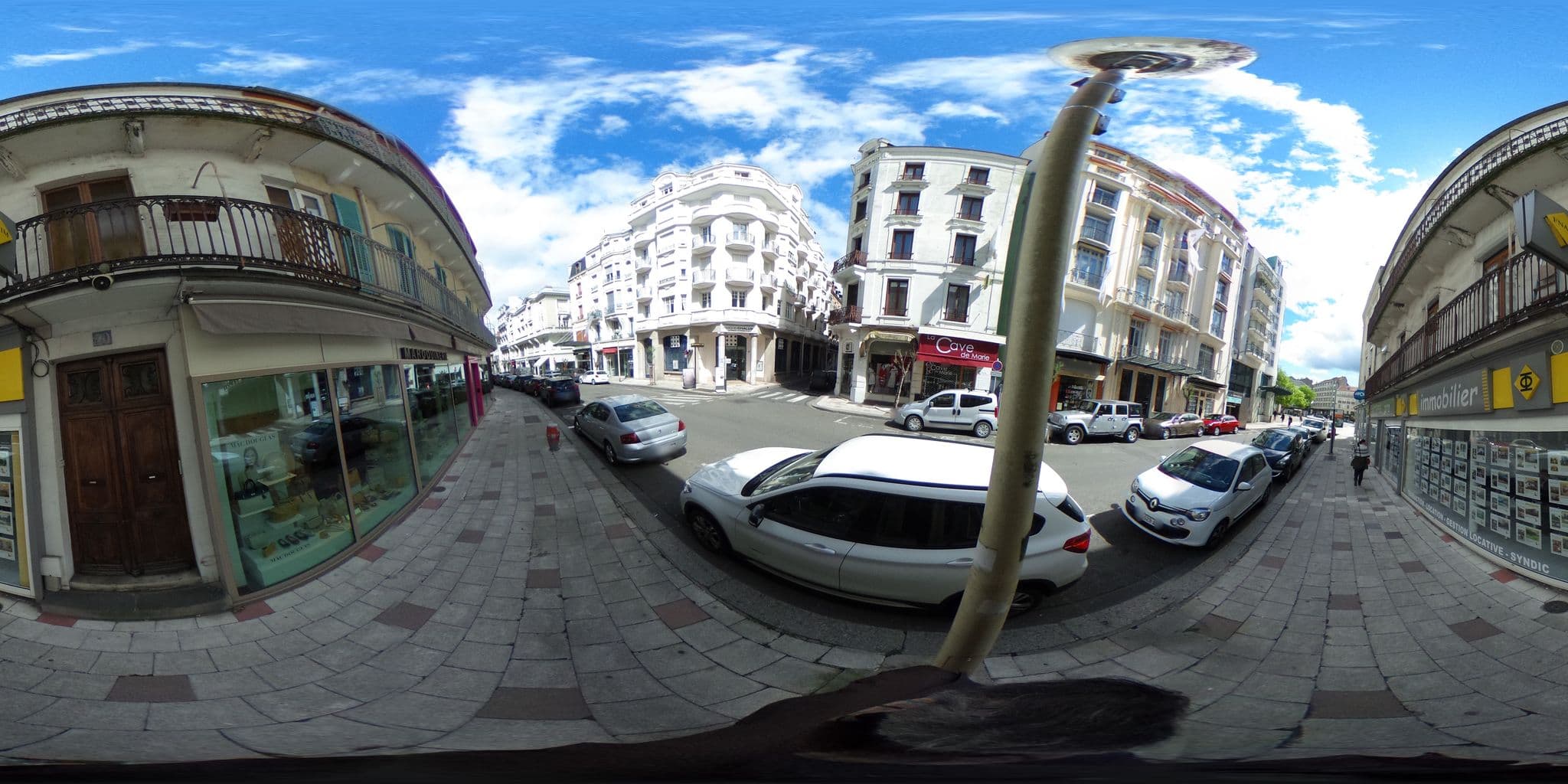 Street view near Le Midland, Vichy — © zimmy (CC BY-SA · Mapillary)
