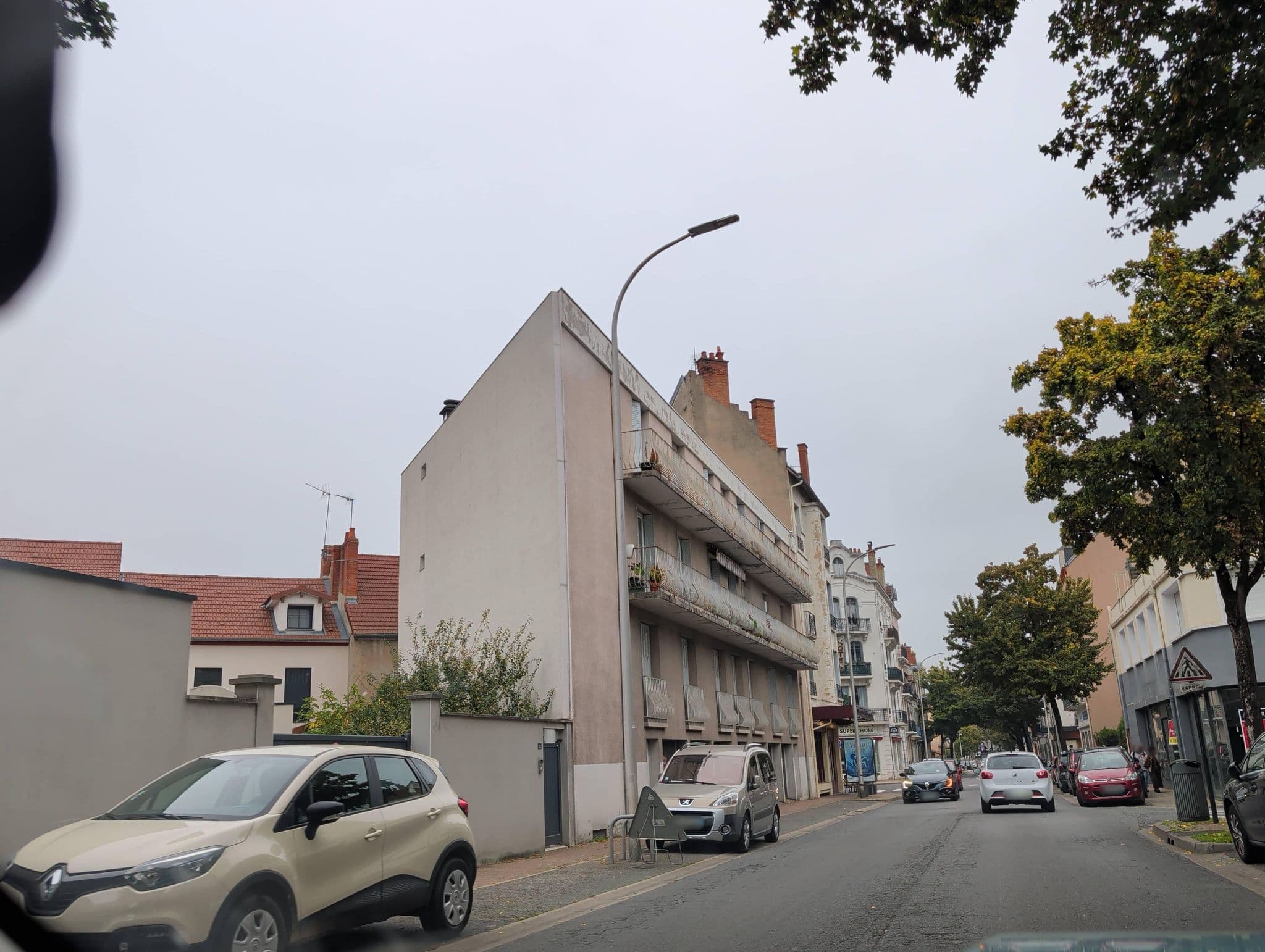 Street view near A la Régence, Vichy — © fpm (CC BY-SA · Mapillary)