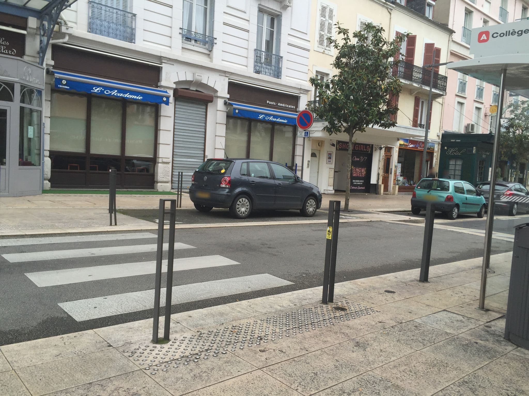 Street view near Le Karine's-Club Privé, Vichy — © zimmy (CC BY-SA · Mapillary)