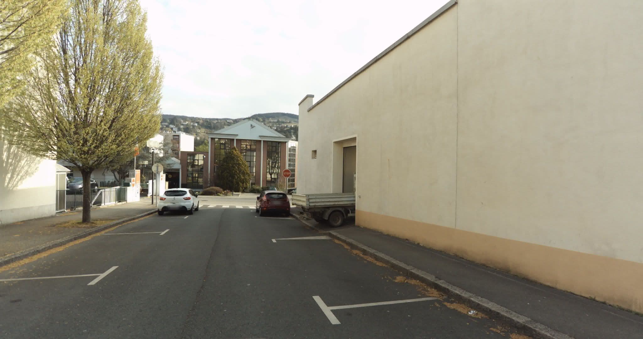 Street view near Nid Tropical, Tarare — © sogefi (CC BY-SA · Mapillary)