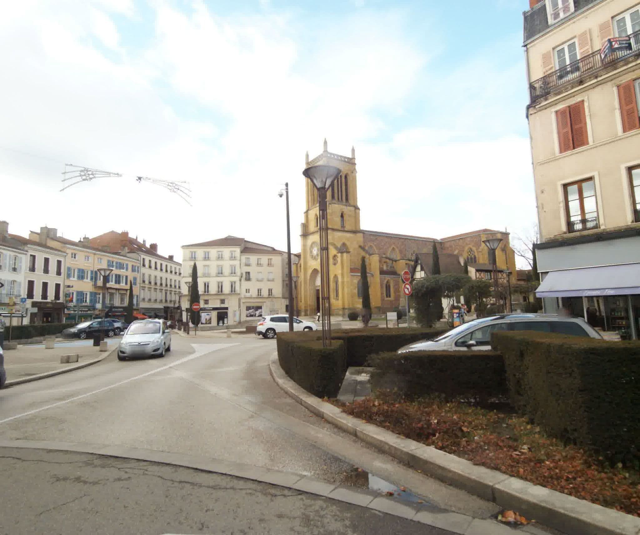 Street view near Hôtel Laromance.net, Roanne — © sogefi (CC BY-SA · Mapillary)
