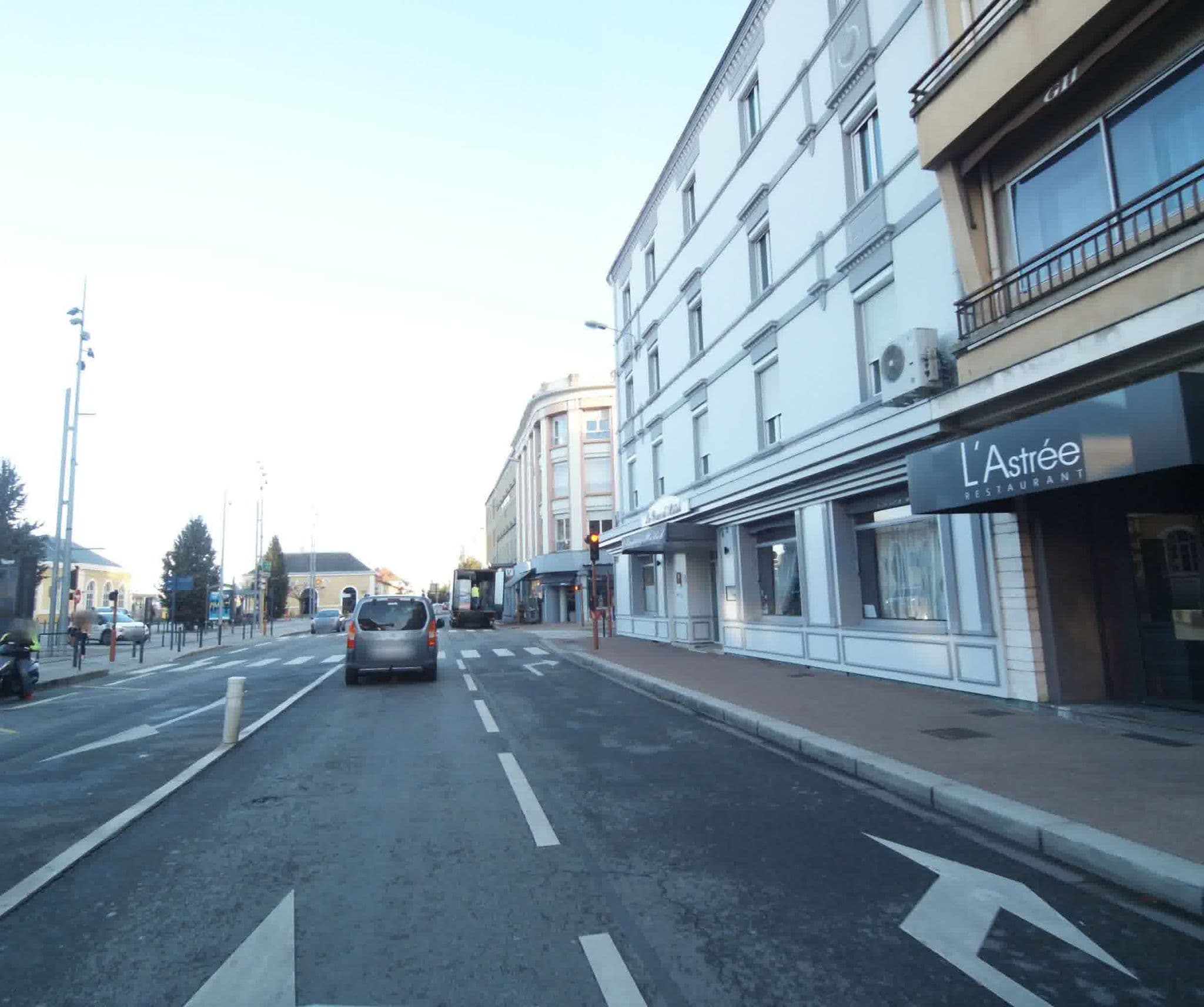 Street view near Le Grand Hotel, Roanne — © sogefi (CC BY-SA · Mapillary)