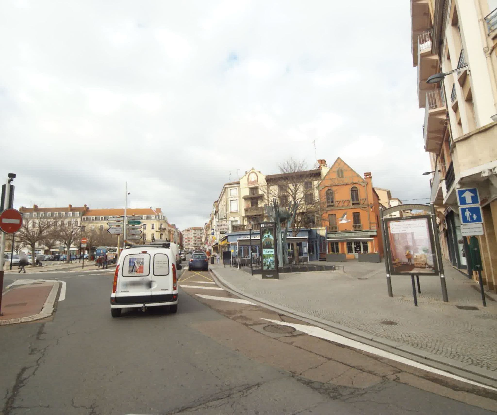 Street view near Selectour - Traces et Découverte, Roanne — © sogefi (CC BY-SA · Mapillary)