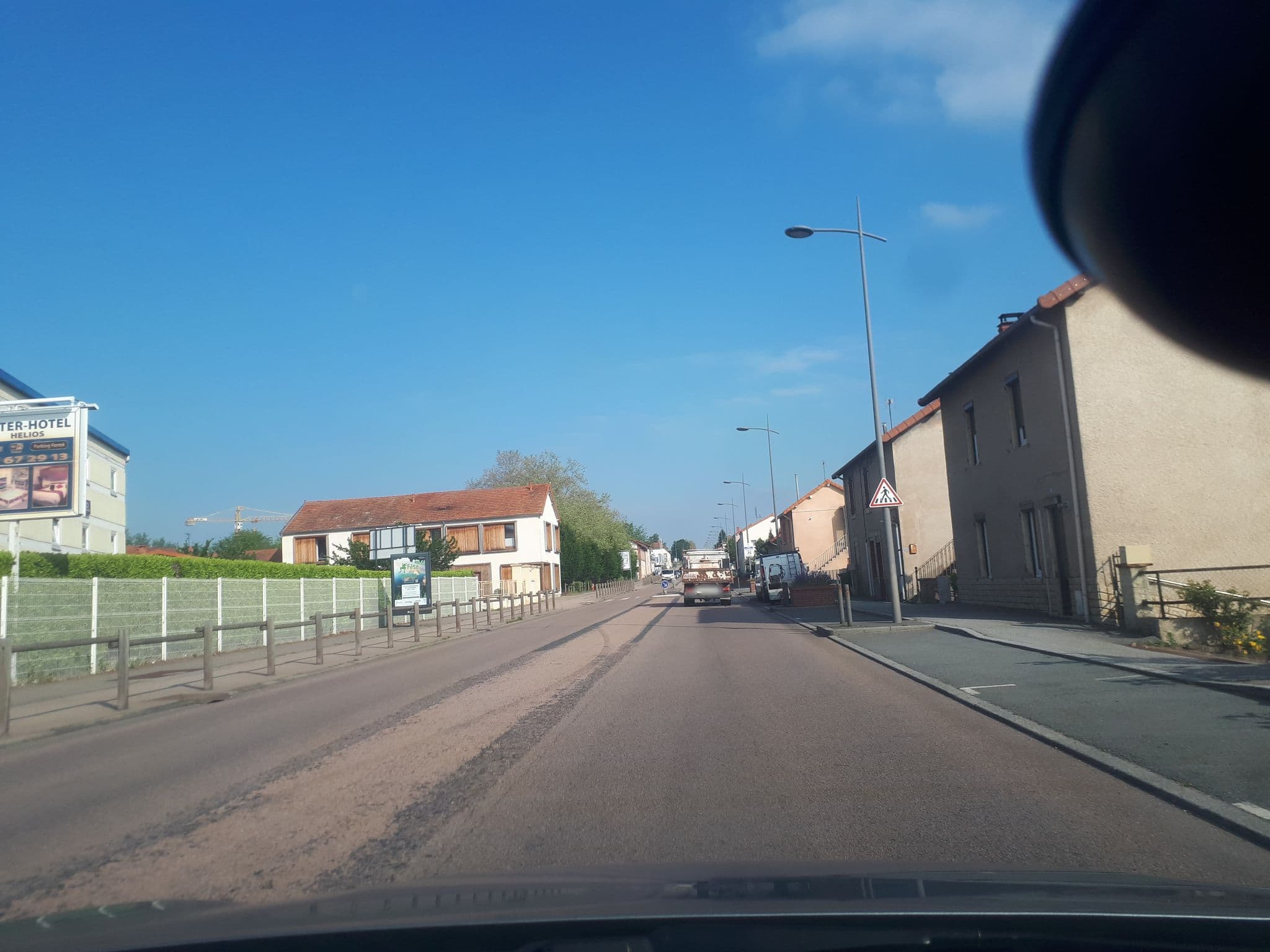 Street view near The Originals City, Hôtel Hélios, Roanne Nord (Inter-Hotel), Mably — © quicky (CC BY-SA · Mapillary)