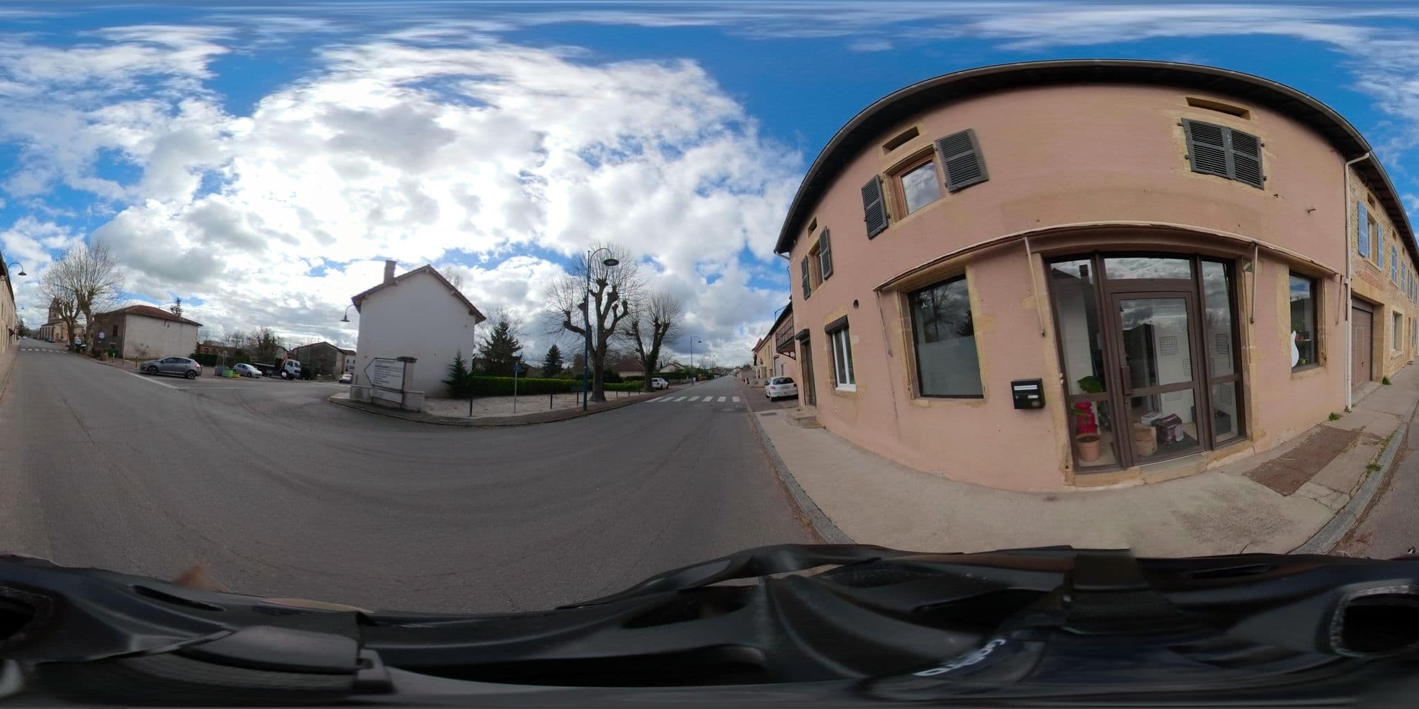 Street view near Le Relais du Canal, Briennon — © capmoustache (CC BY-SA · Mapillary)