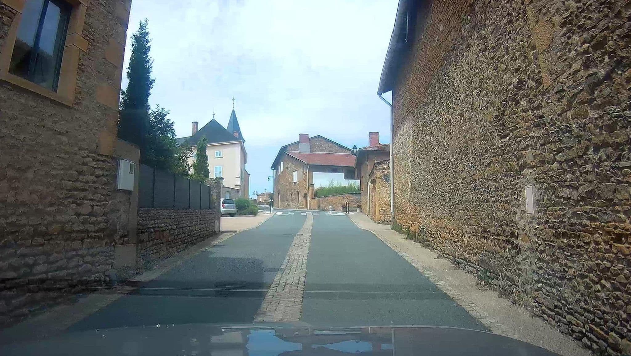 Street view near Domaine Des Aloets, Theizé — © micmin1972 (CC BY-SA · Mapillary)