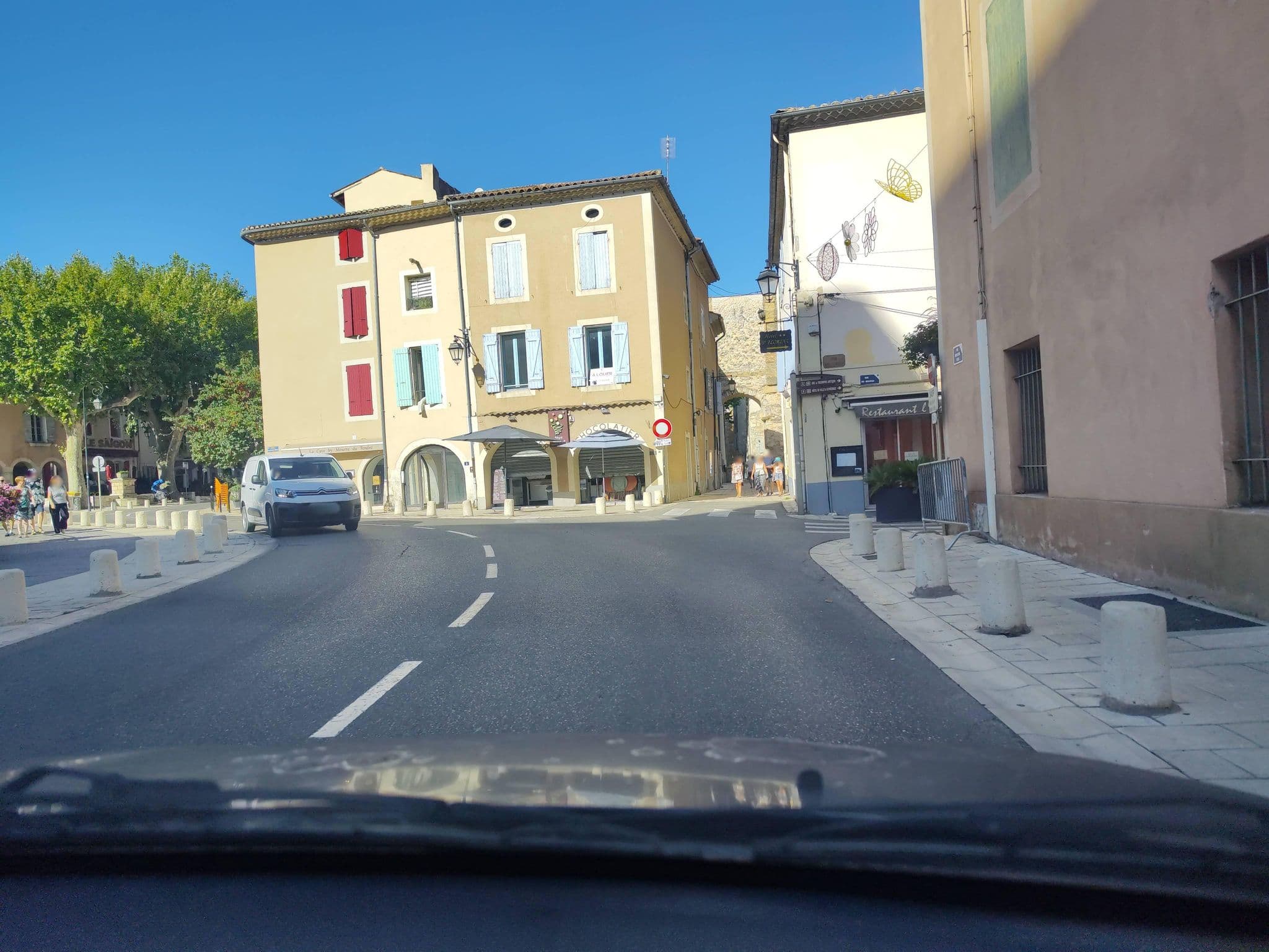 Street view near Hotel St Florent, Orange — © zimmy (CC BY-SA · Mapillary)