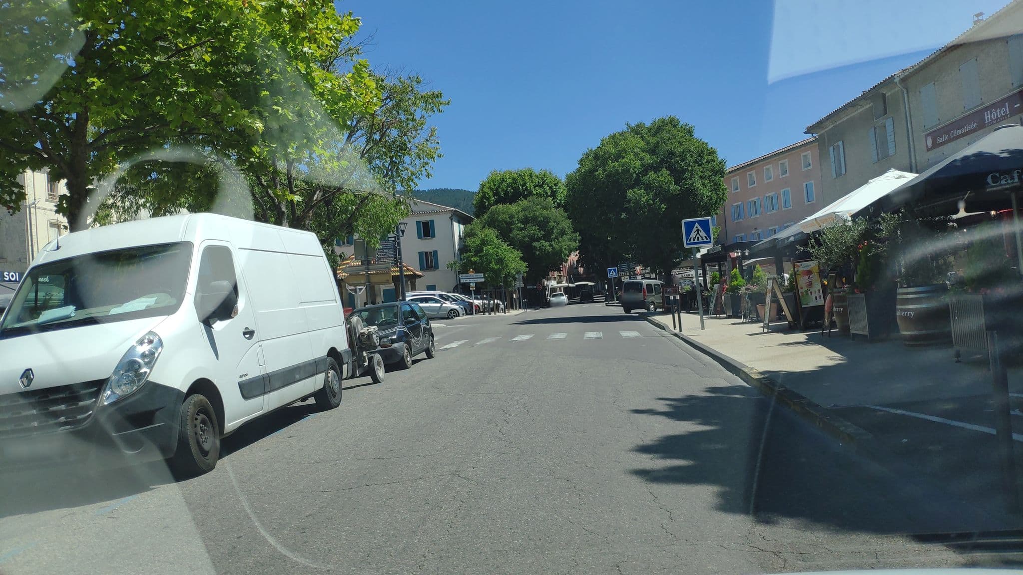 Street view near Au gite de Jeannot, Malaucène — © zimmy (CC BY-SA · Mapillary)