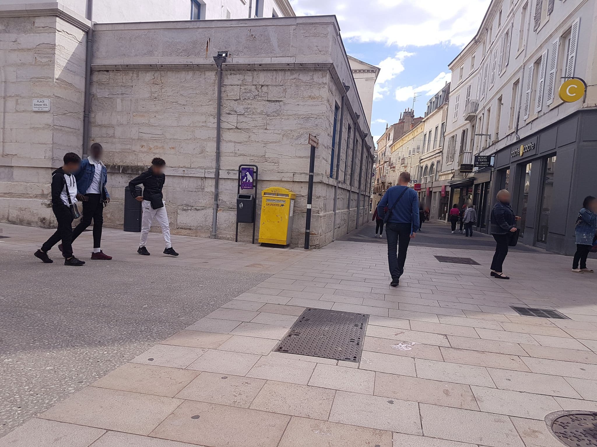 Street view near Selectour - Ailleurs Voyages, Guilherand-Granges — © changchun1 (CC BY-SA · Mapillary)