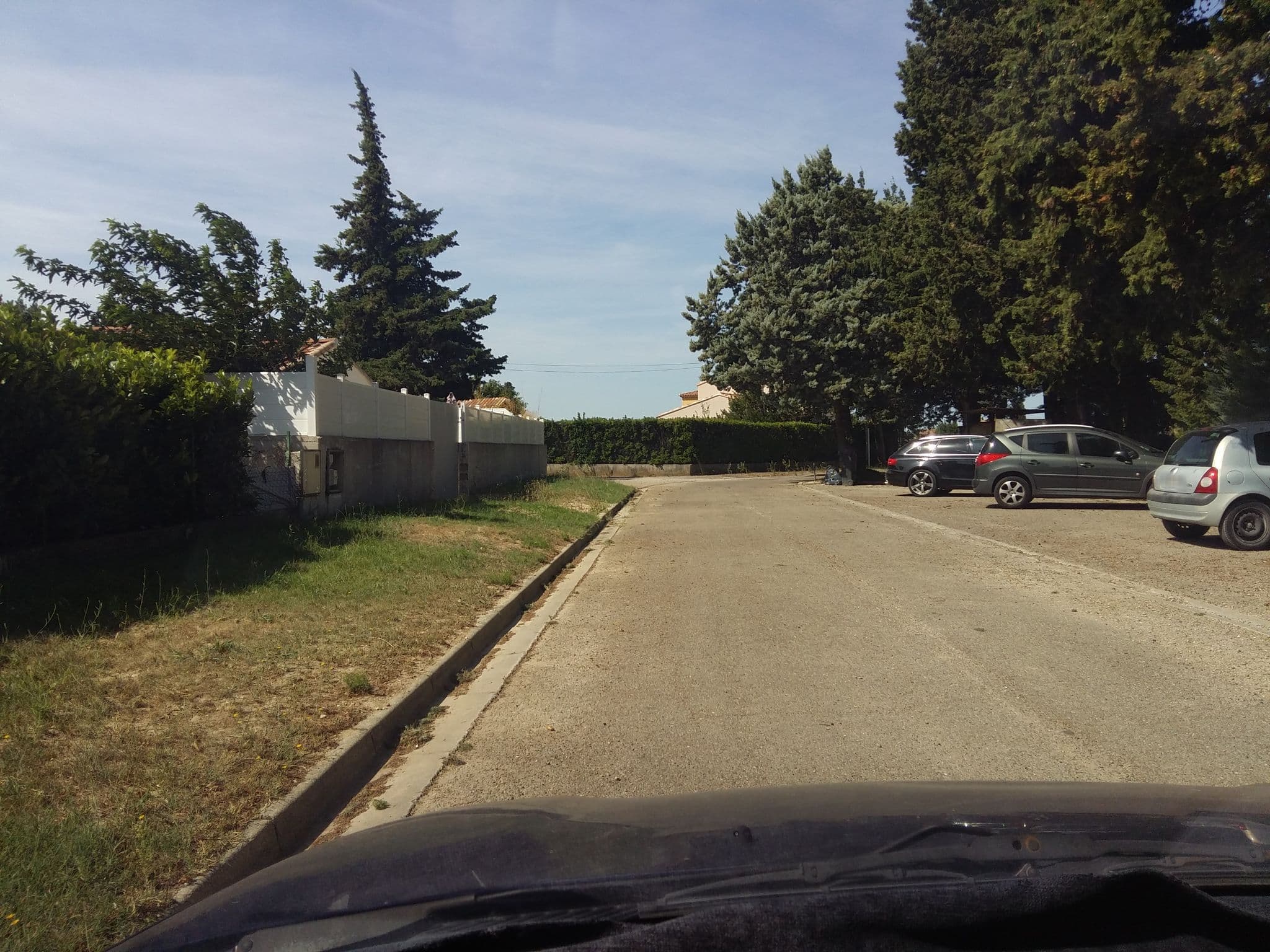 Street view near La Lavande, Camaret-sur-Aigues — © zimmy (CC BY-SA · Mapillary)